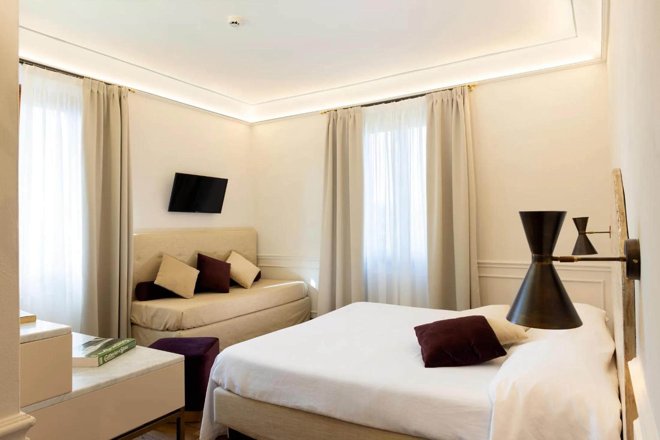 Photo of the whole room, Bed in Albergo Chiusarelli