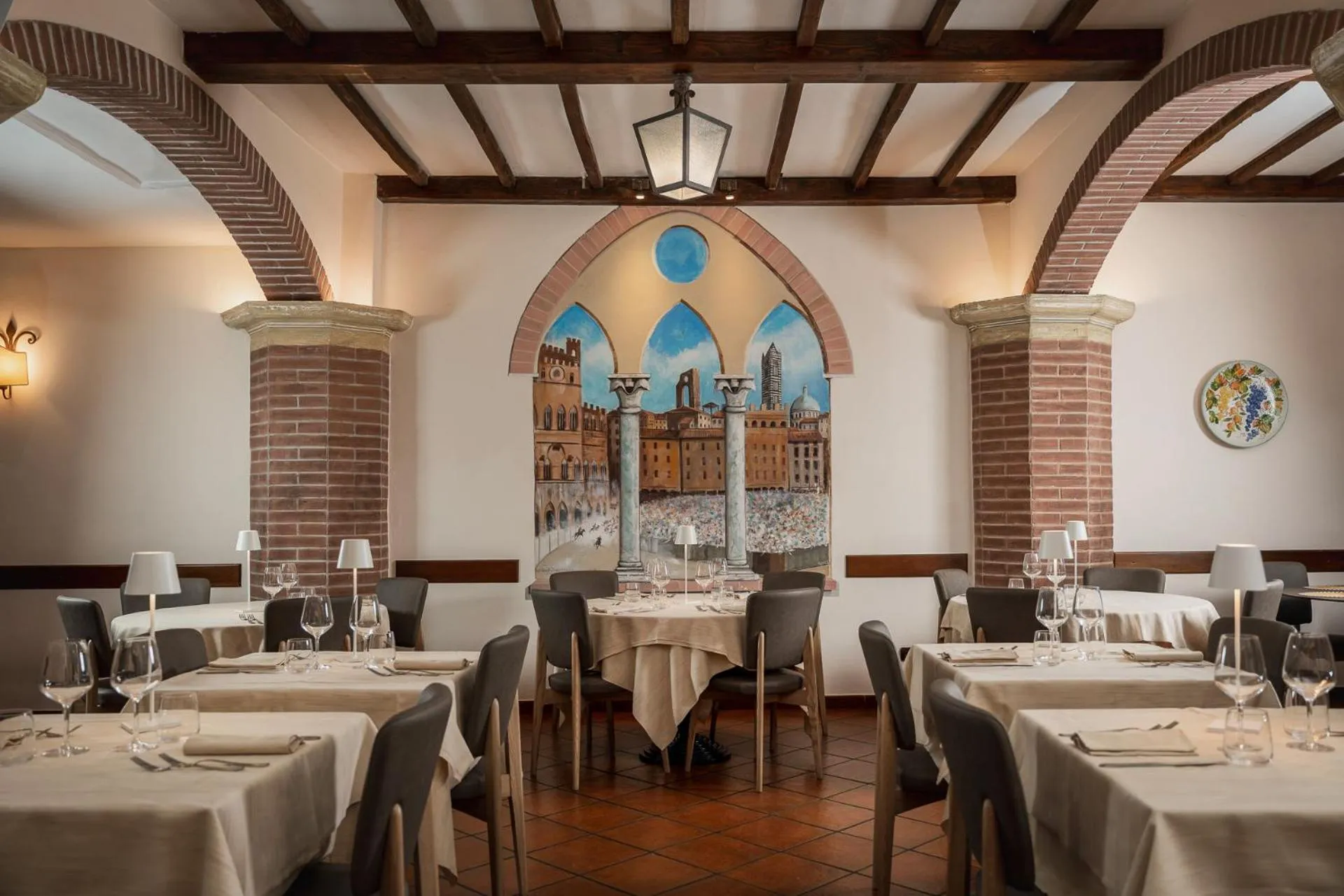 Restaurant/places to eat in Hotel Athena