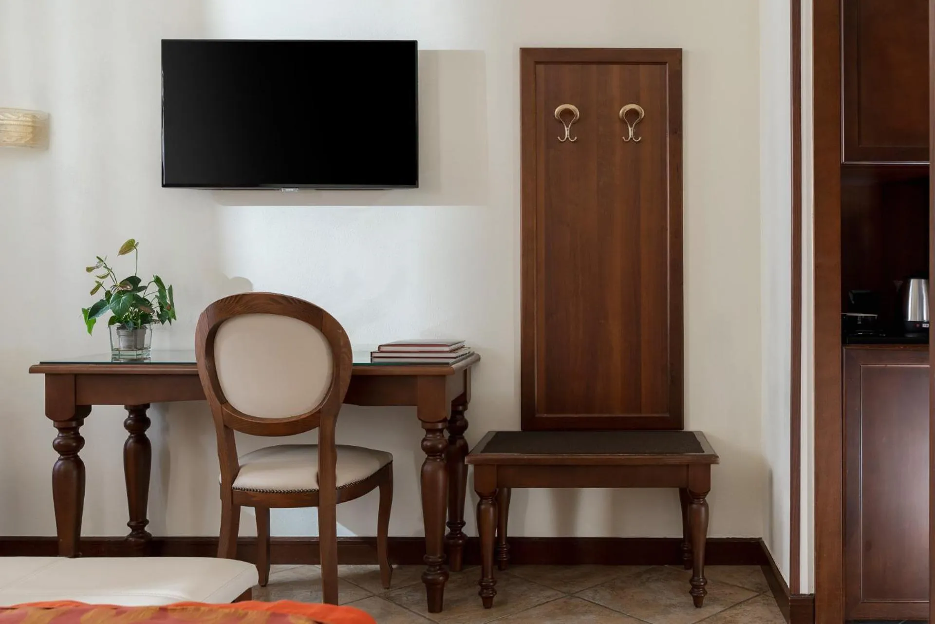 TV and multimedia in Hotel Athena