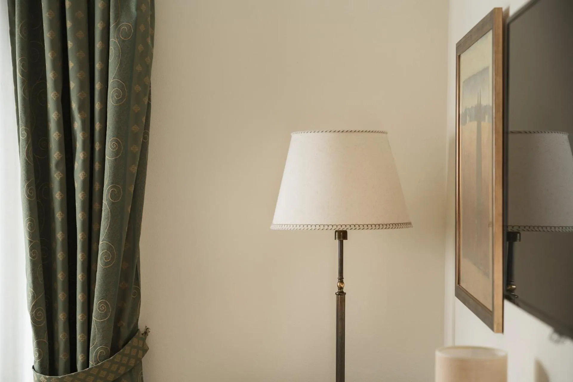 TV and multimedia in Hotel Athena