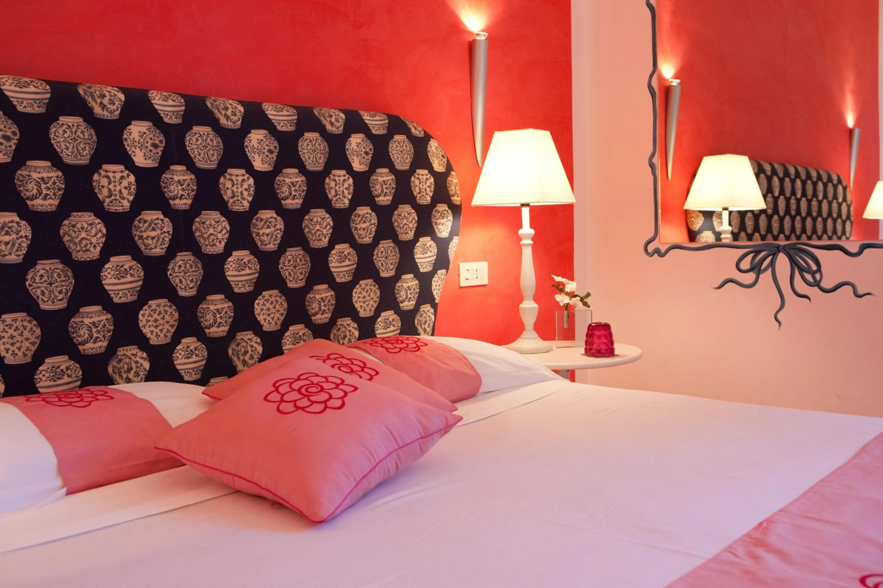 Decorative detail, Bed in 66 Imperial Inn Deluxe B&B