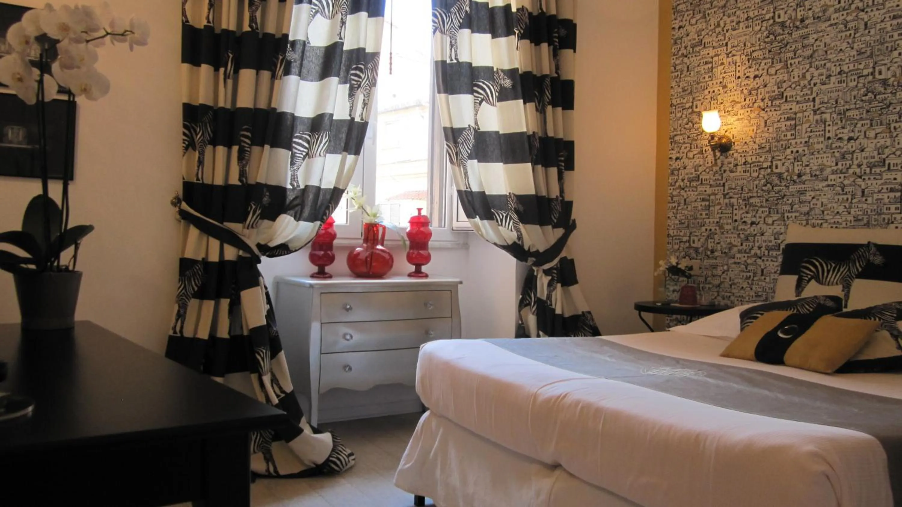 Bedroom, Bed in 66 Imperial Inn Deluxe B&B