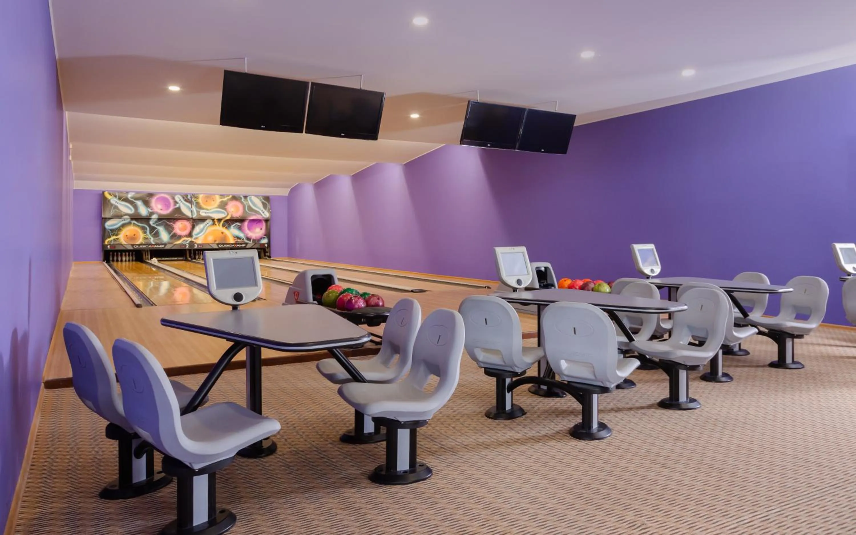 Bowling in Gashalti Health Hotel Naftalan