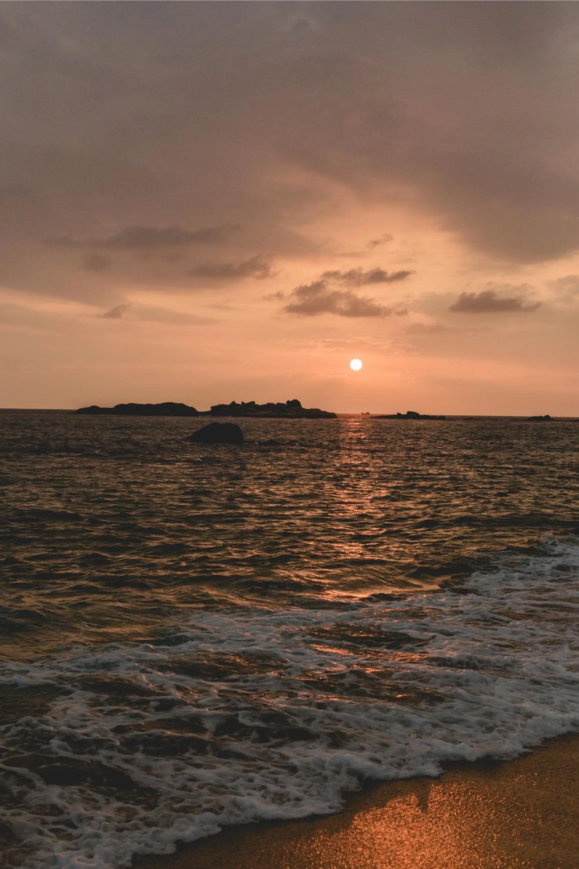 Beach in Shangrela Beach Resort by ARK