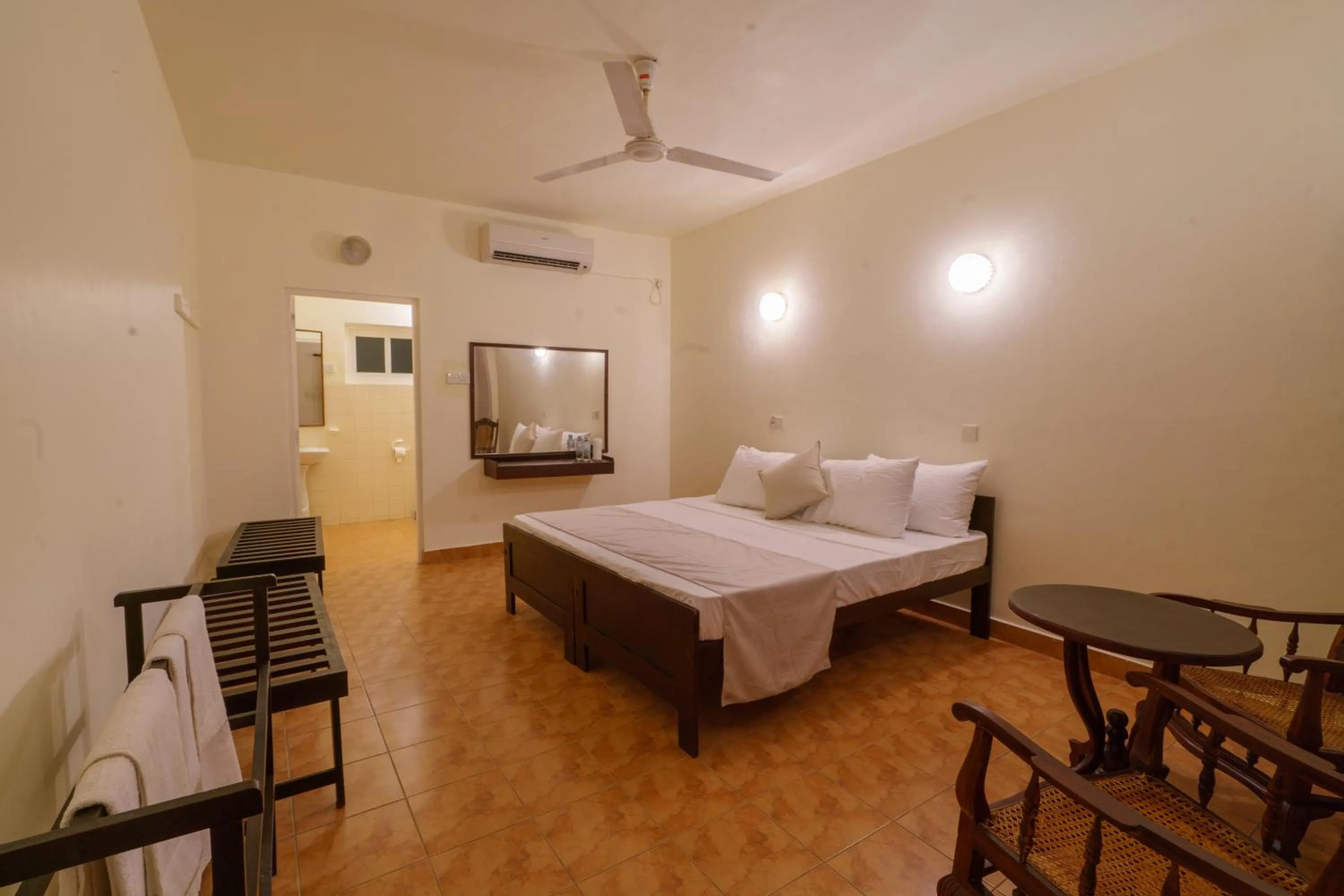 Photo of the whole room, Bed in Shangrela Beach Resort by ARK