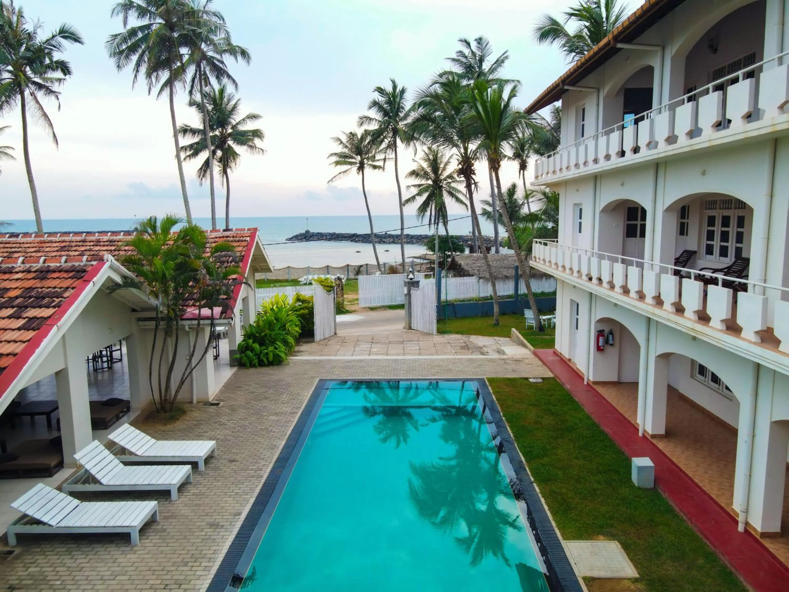 Property building in Shangrela Beach Resort by ARK