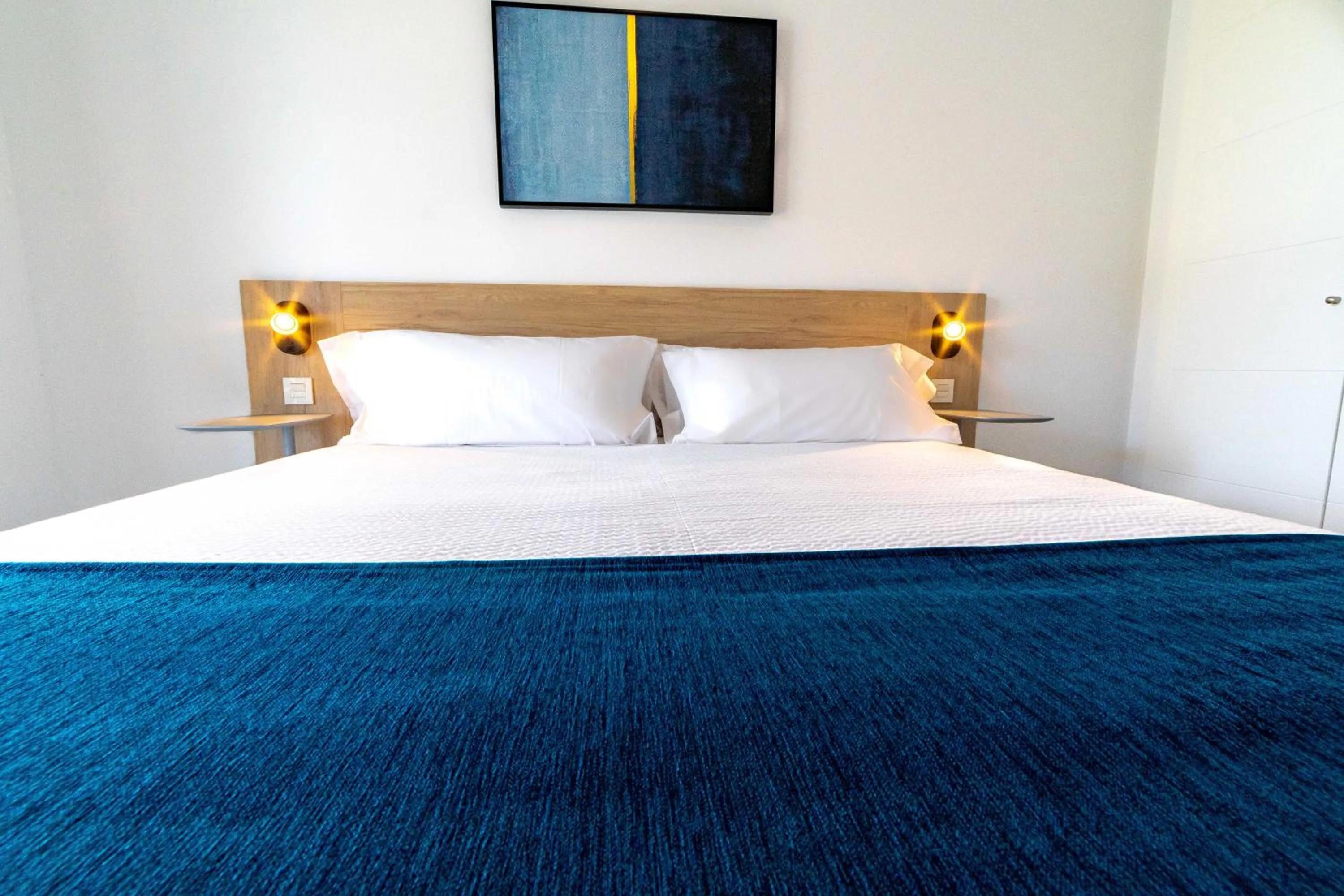 Bed in Aqua Apartments Bellamar, Marbella