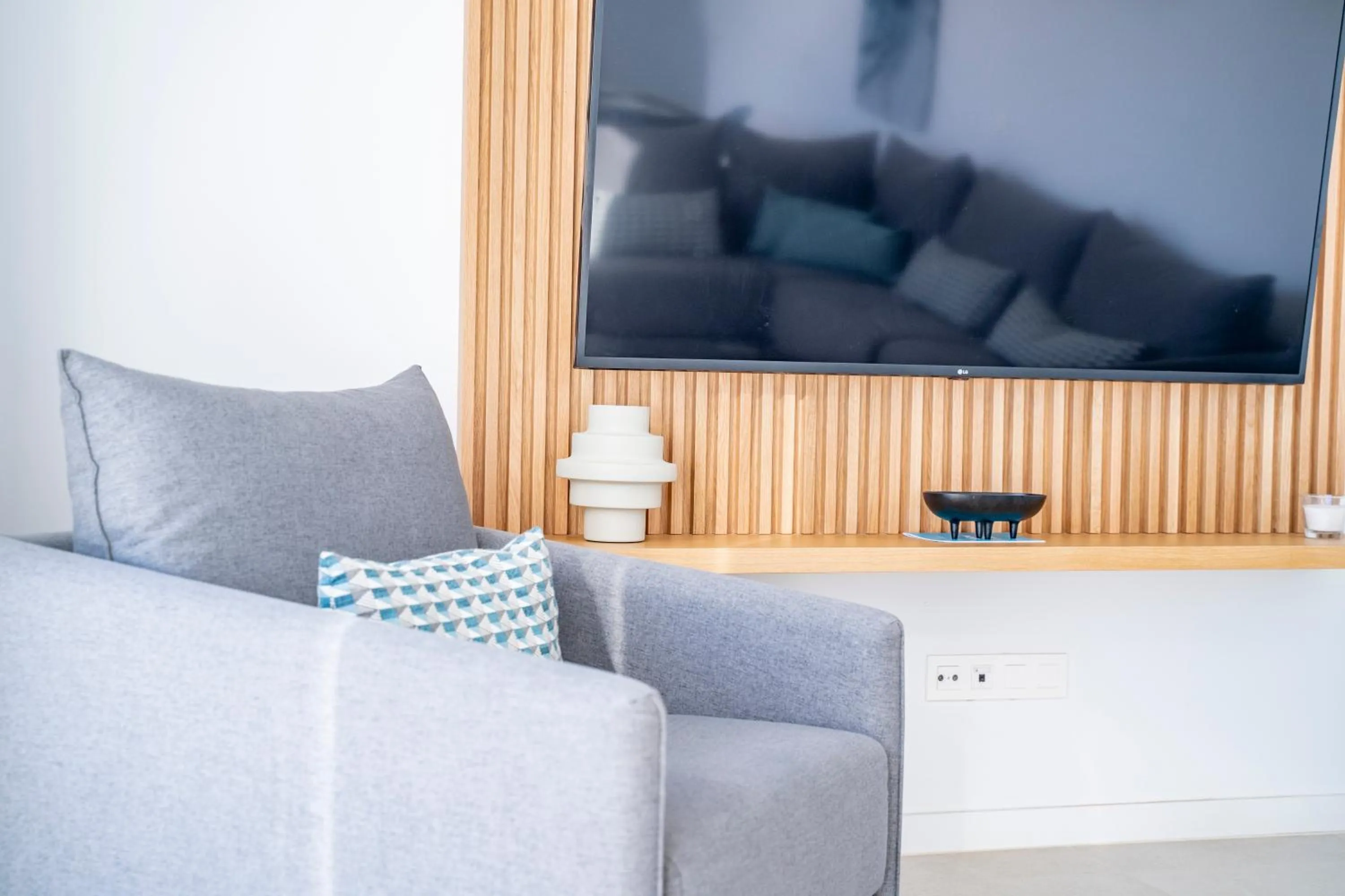 TV and multimedia in Aqua Apartments Bellamar, Marbella