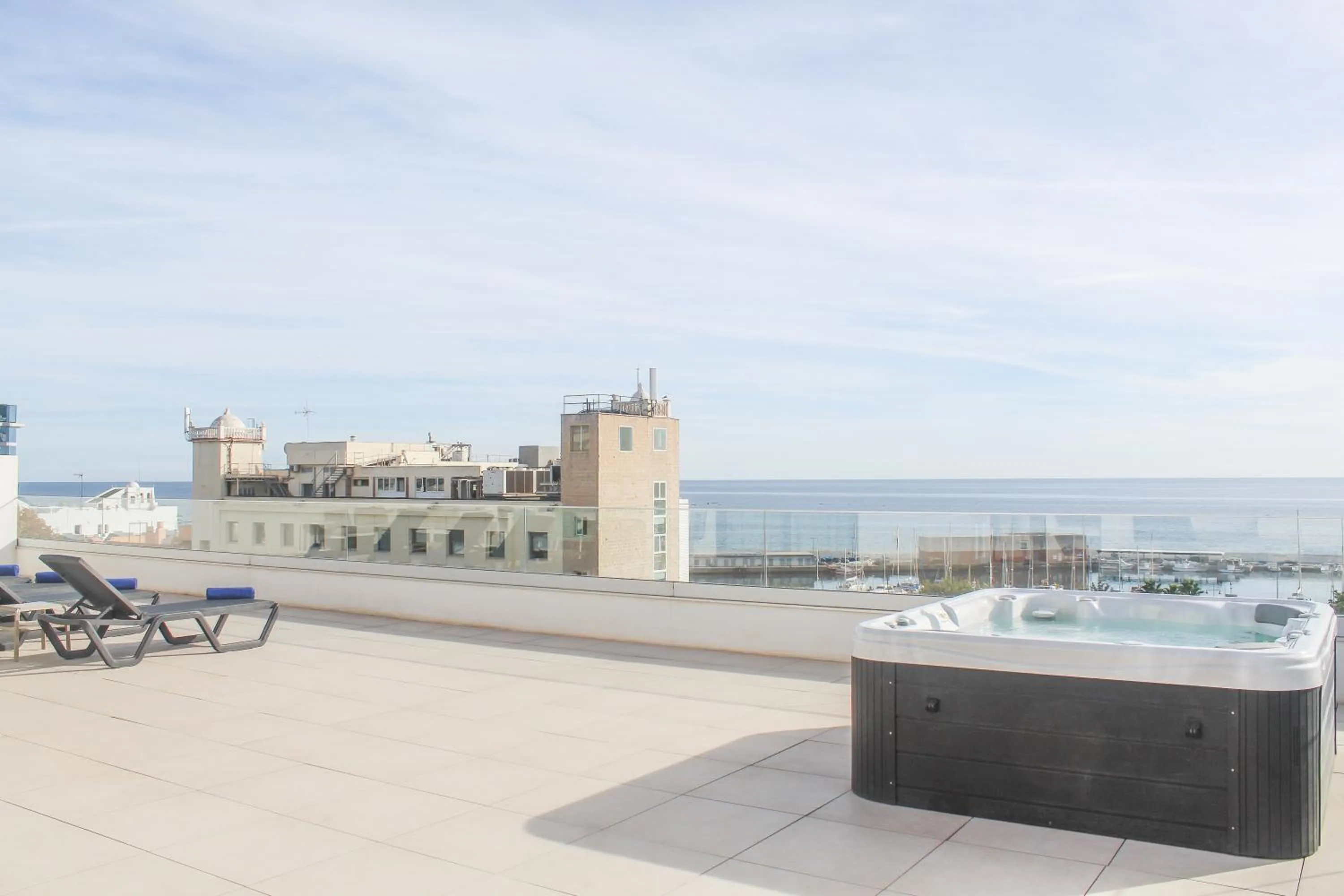 Hot Tub in Aqua Apartments Bellamar, Marbella