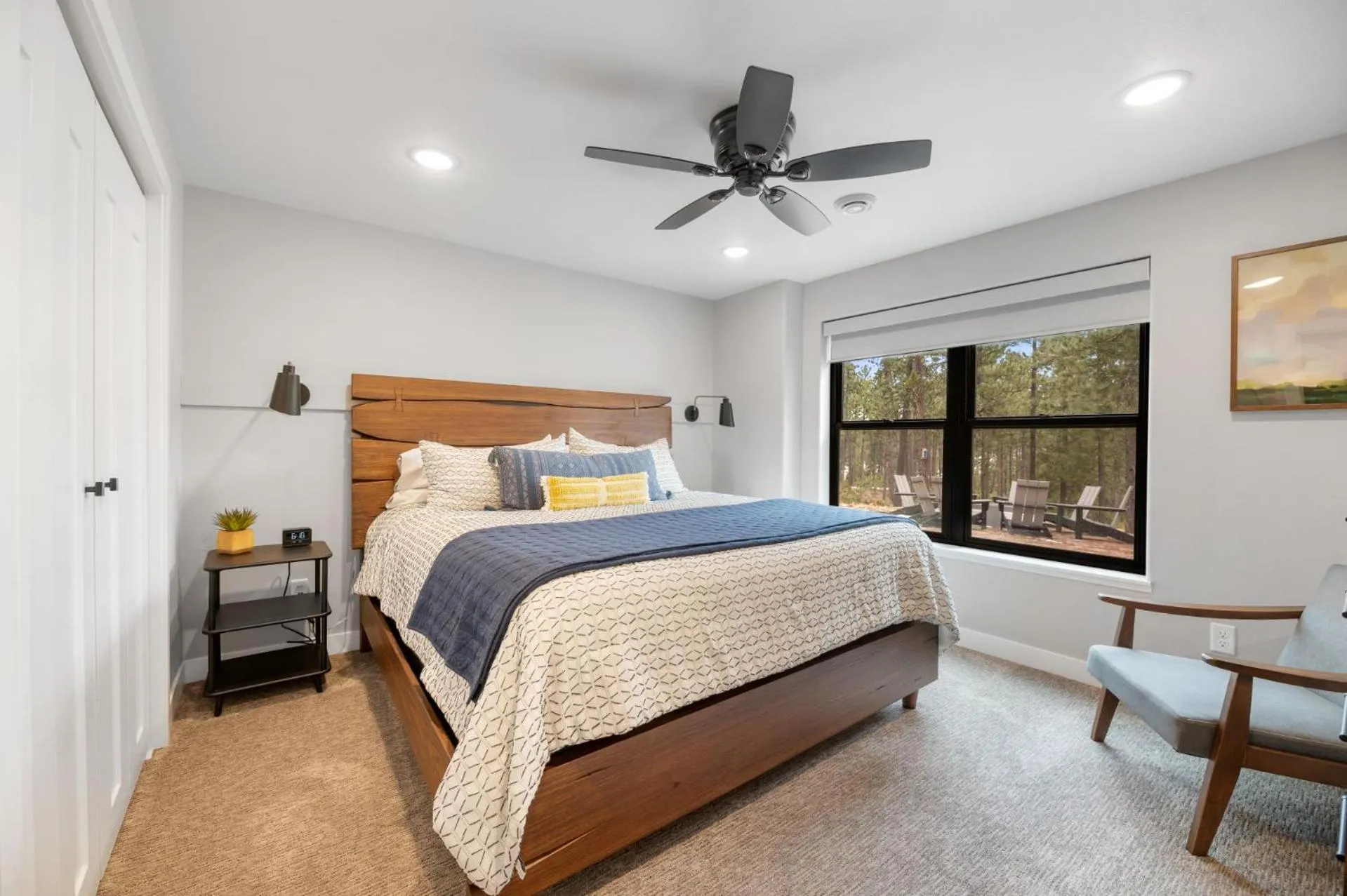 Bed in Copper Skies Lodge at Powder House Pass