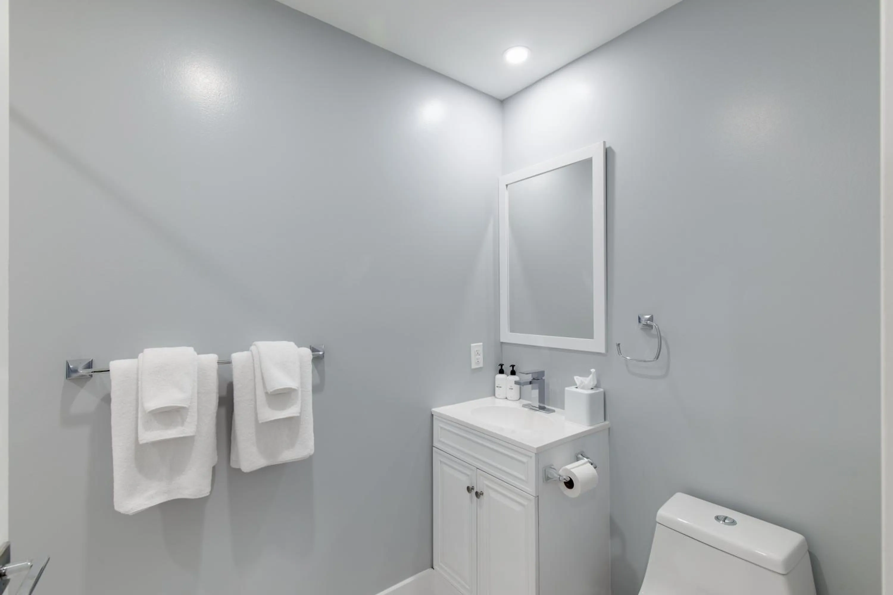 Bathroom in The Ledger Residences by Sosuite - Old City