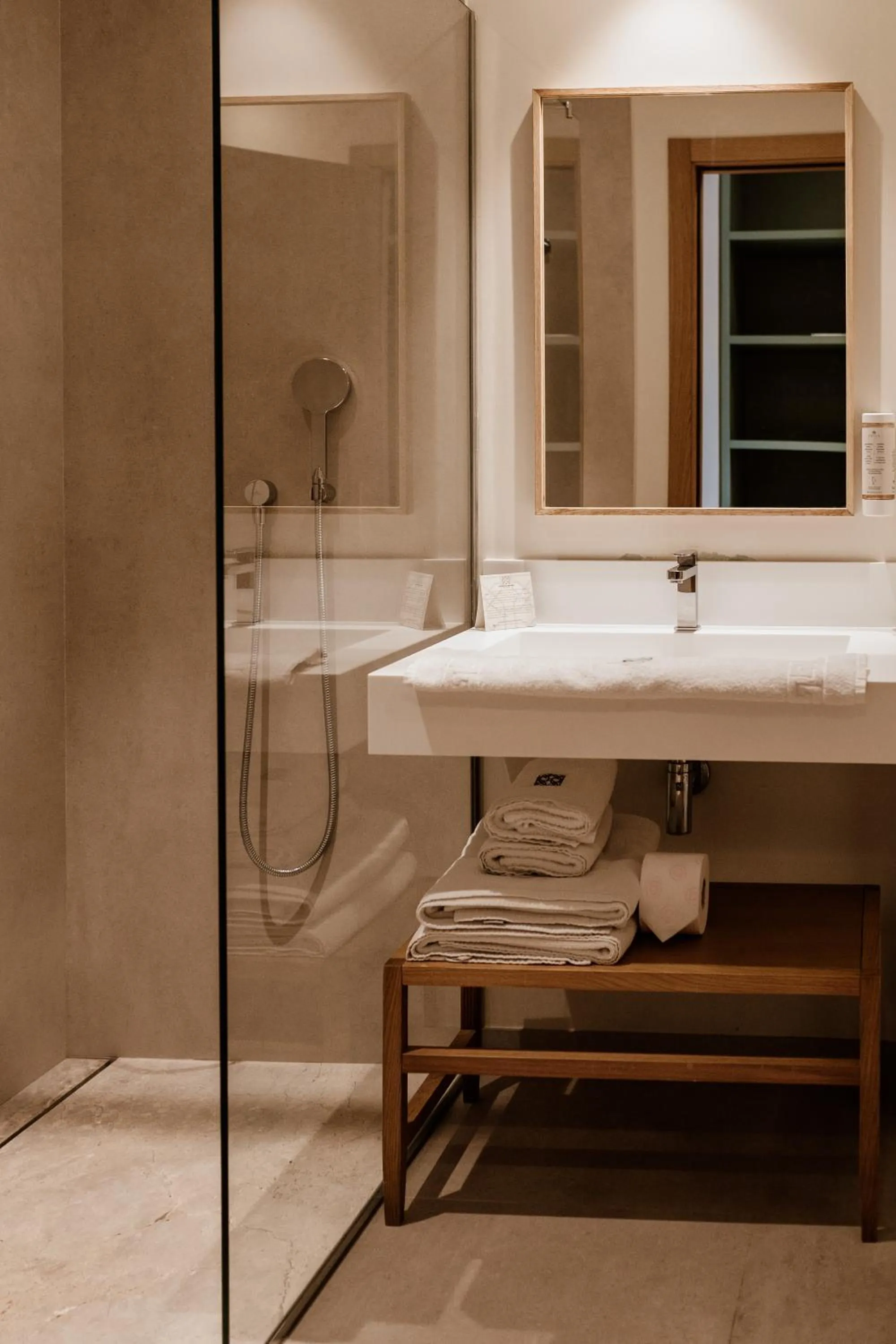 Shower in Hotel Estepona Plaza