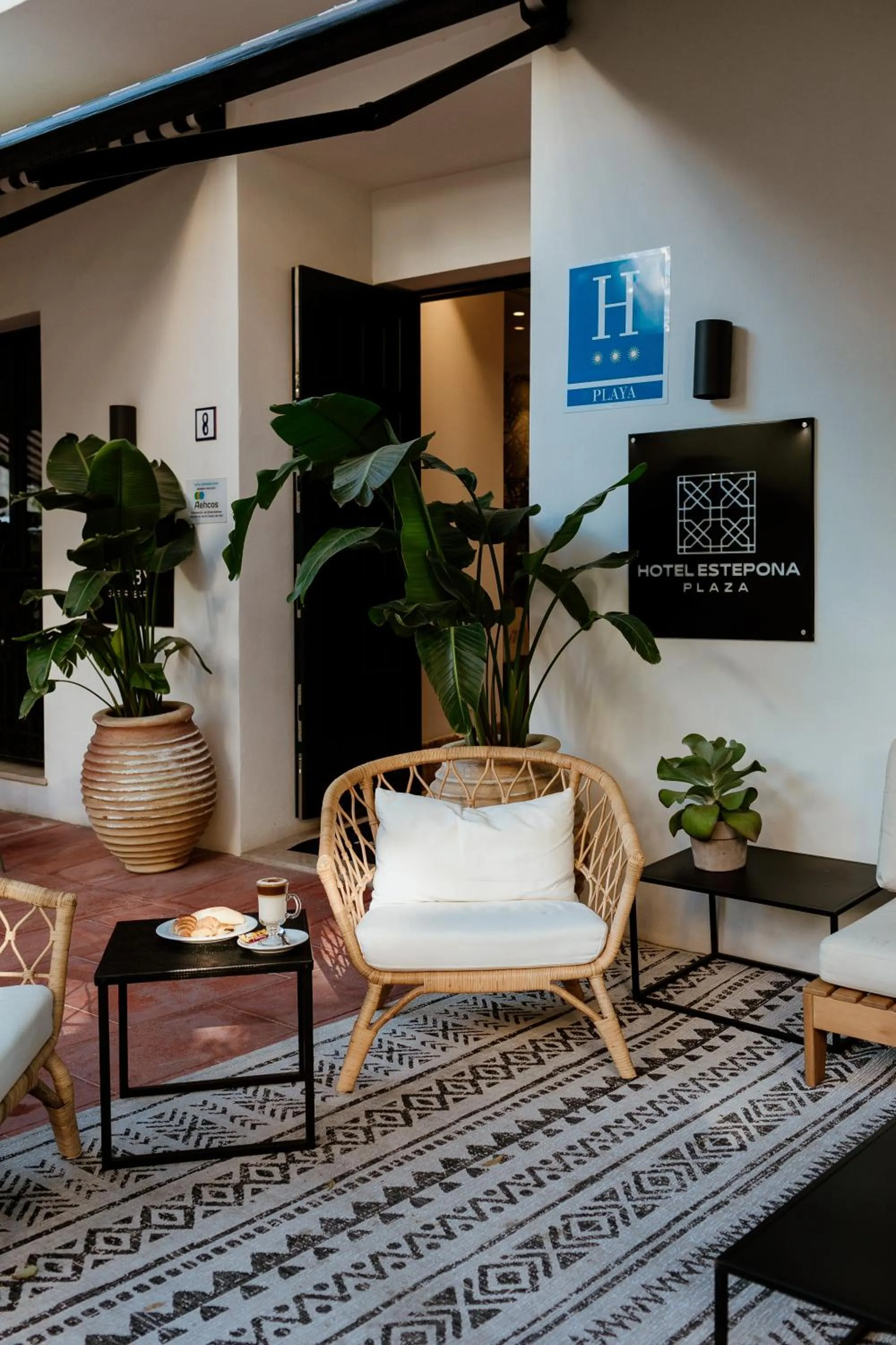 Facade/entrance in Hotel Estepona Plaza