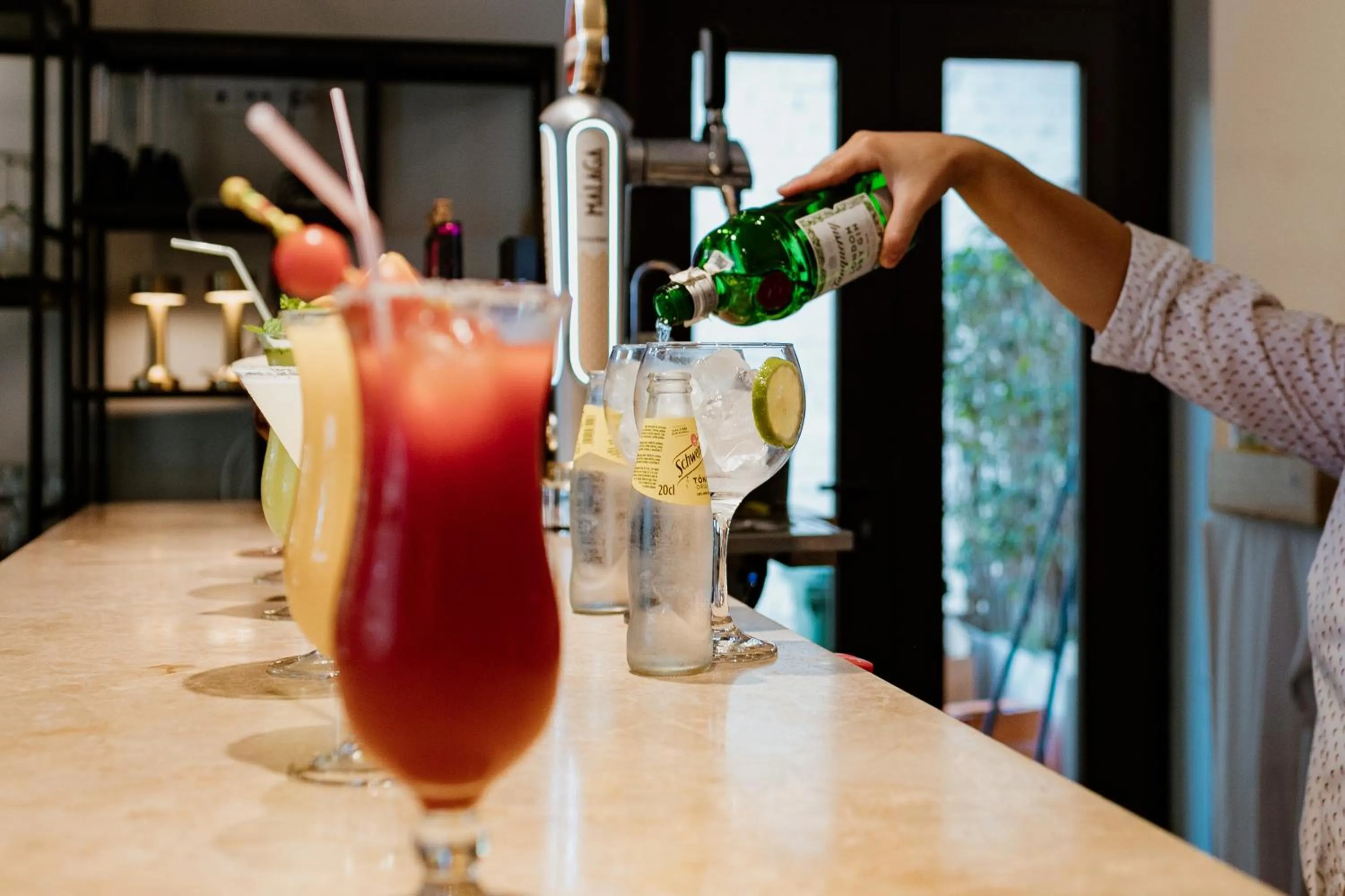 Restaurant/places to eat in Hotel Estepona Plaza