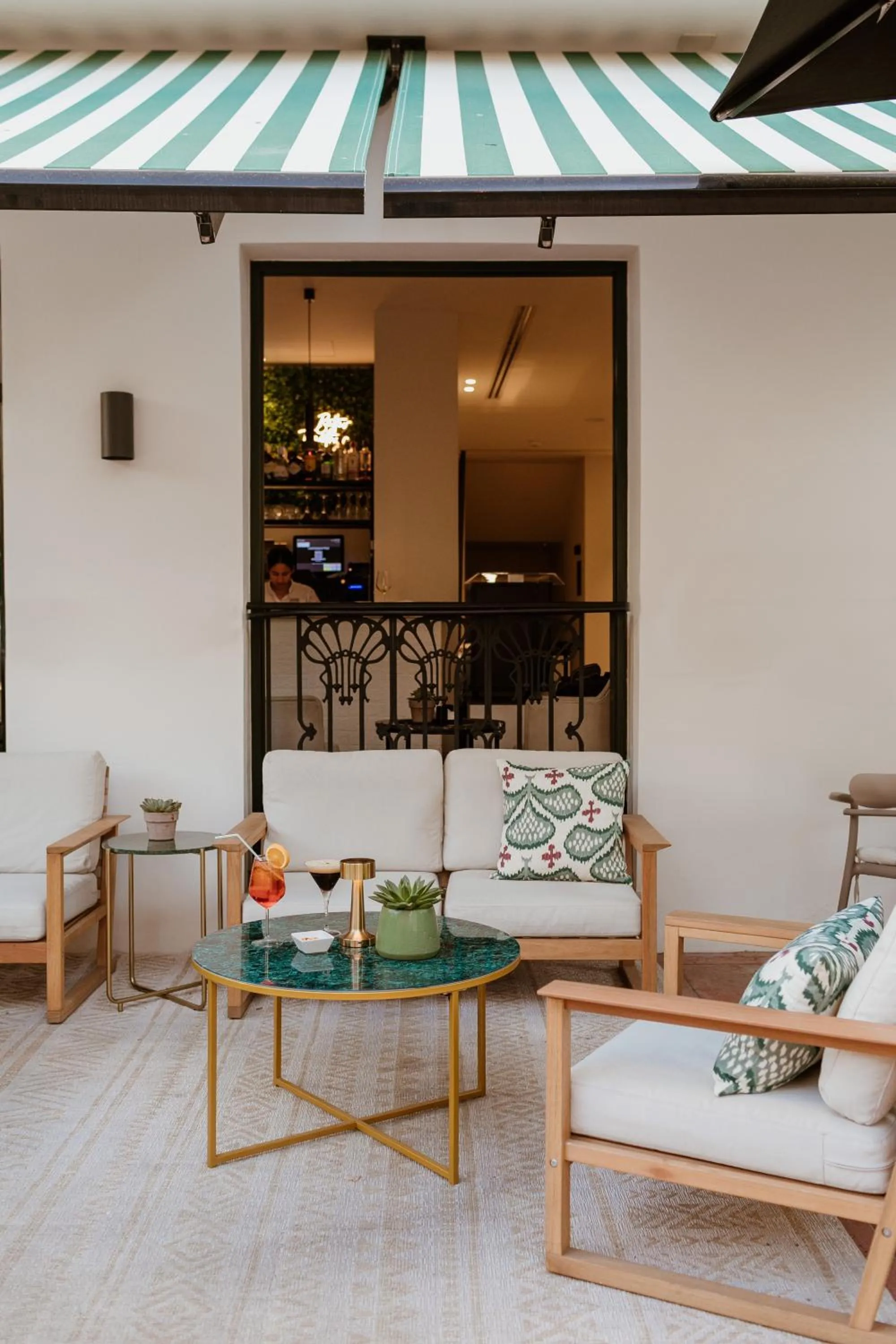 Restaurant/places to eat in Hotel Estepona Plaza