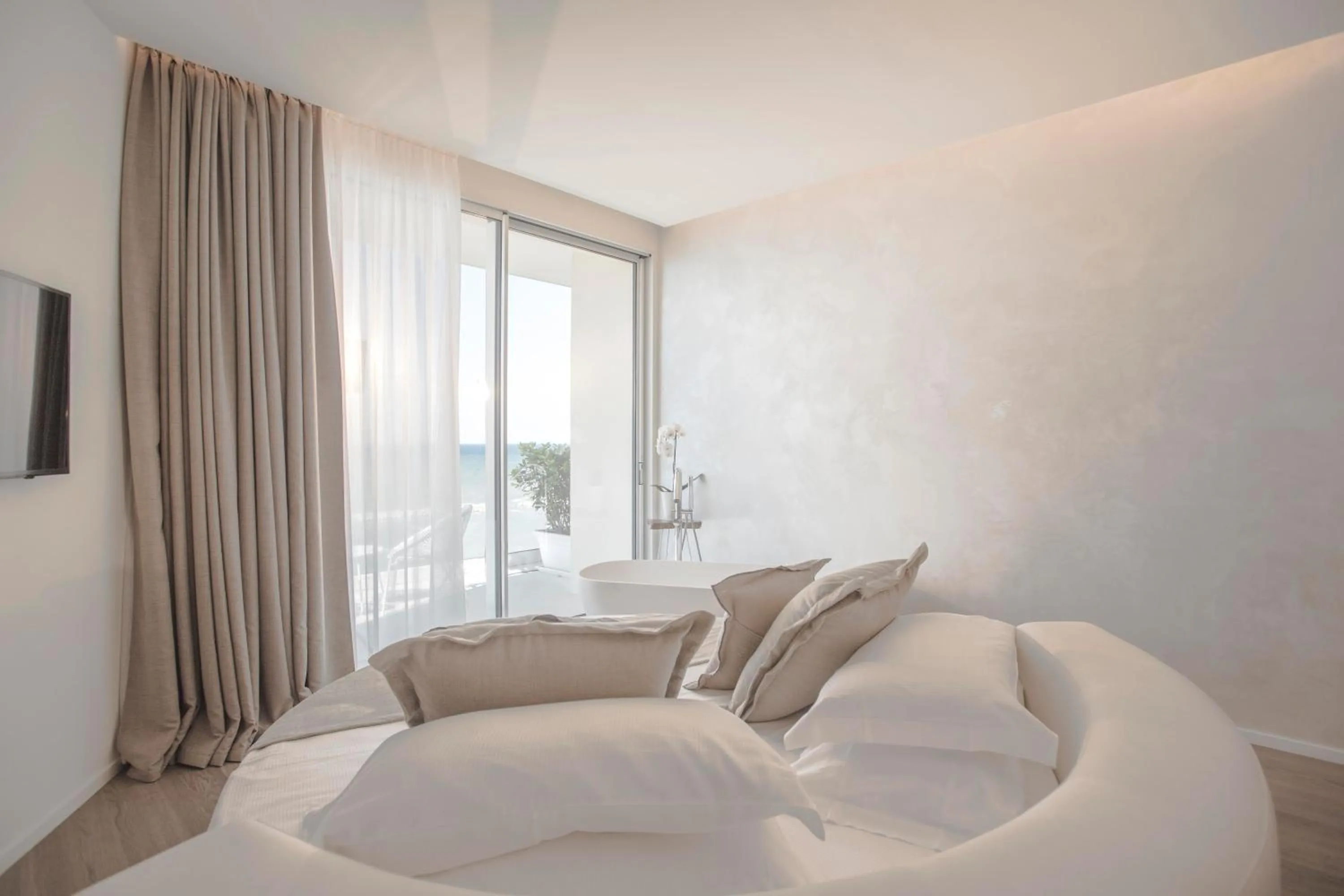 Bed in Hotel Sans Souci