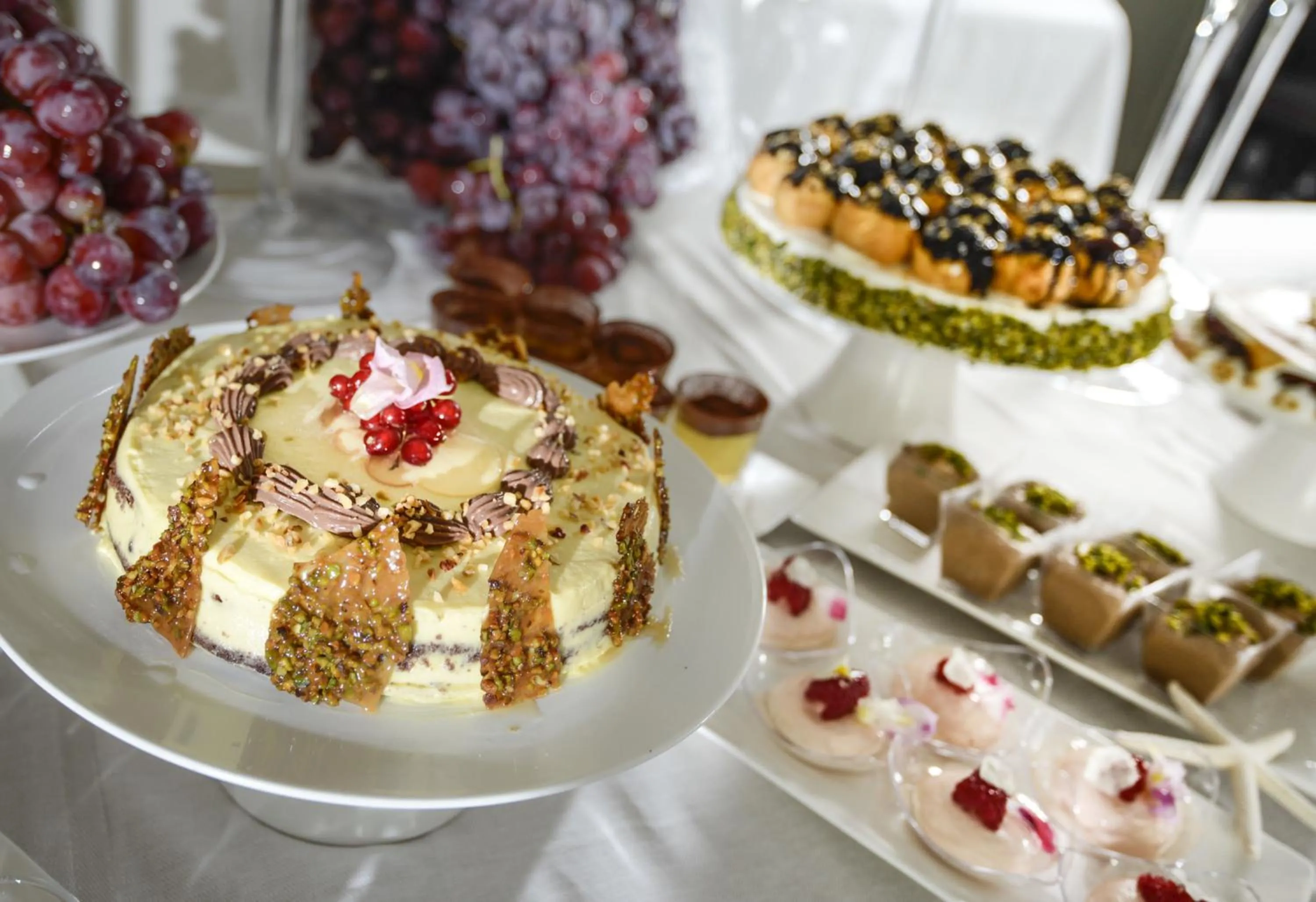 Restaurant/places to eat in Hotel Sans Souci