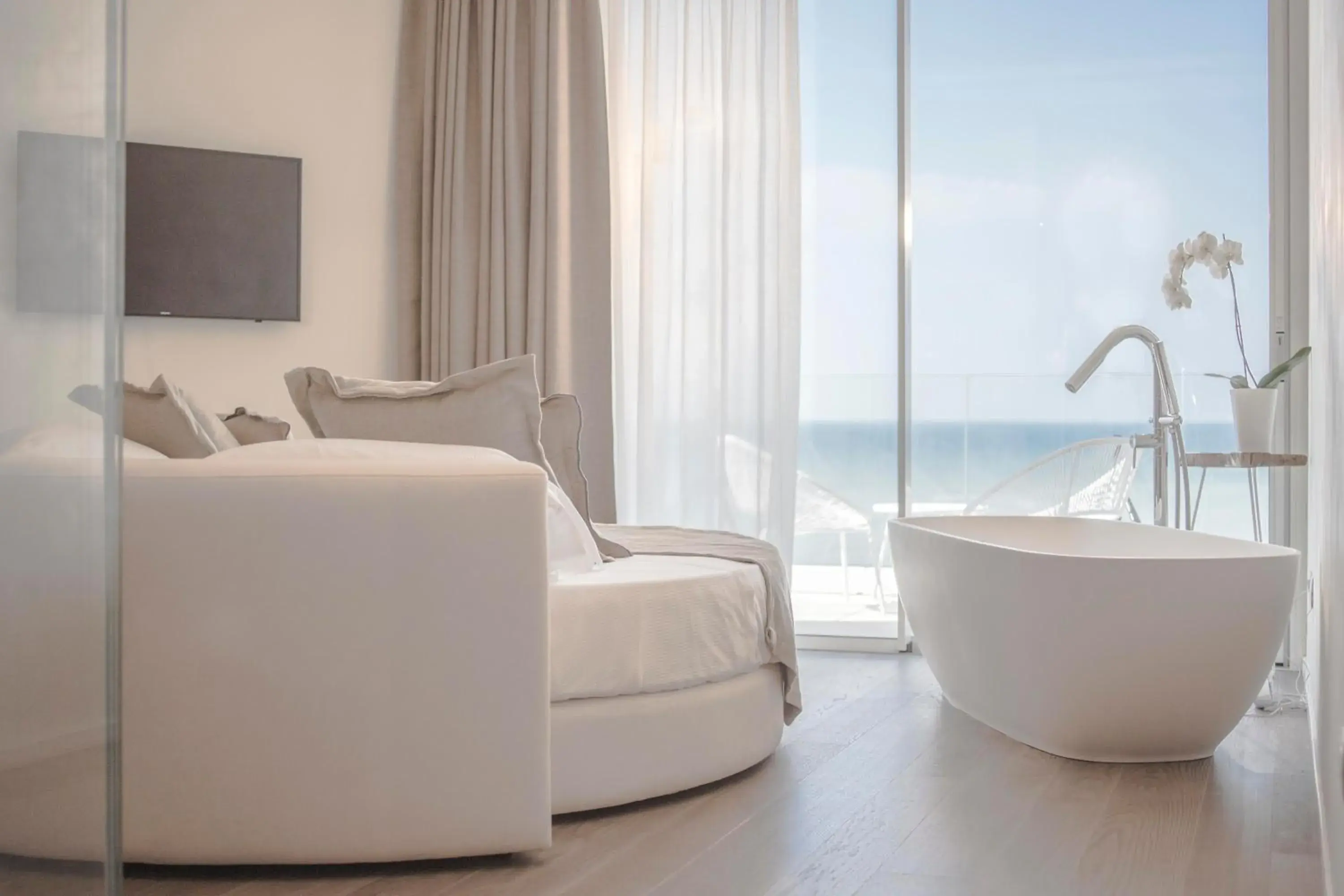 One-Bedroom Suite in Hotel Sans Souci One-Bedroom Suite in Hotel Sans Souci