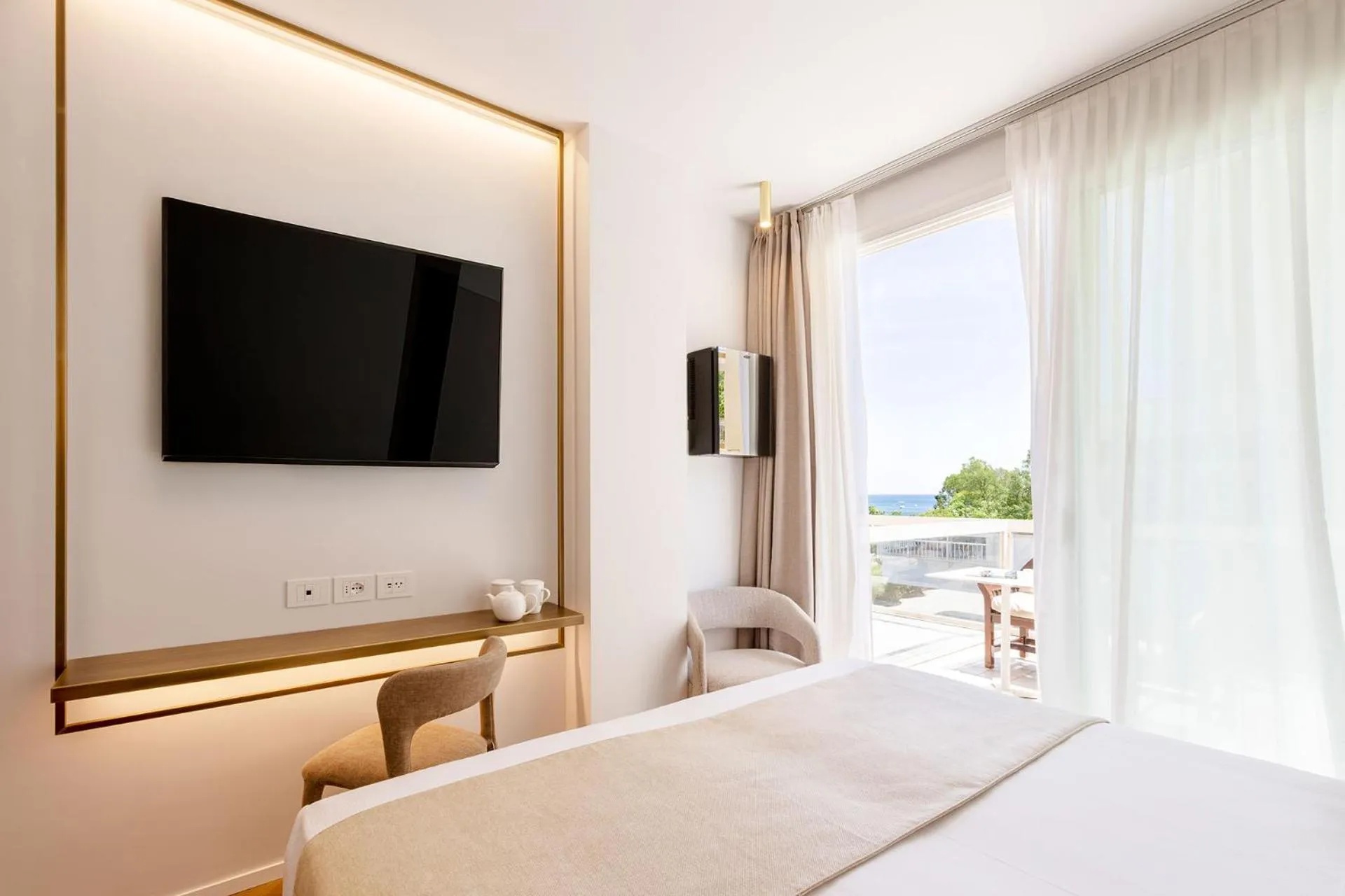 TV and multimedia, Bed in Hotel Sans Souci