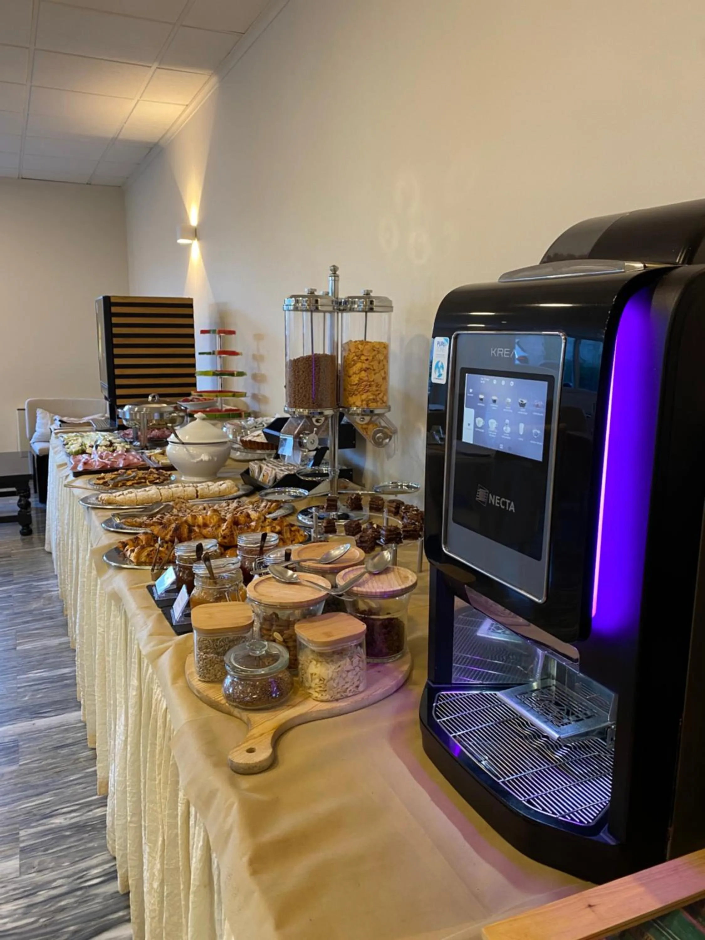 Buffet breakfast in Hotel Monti