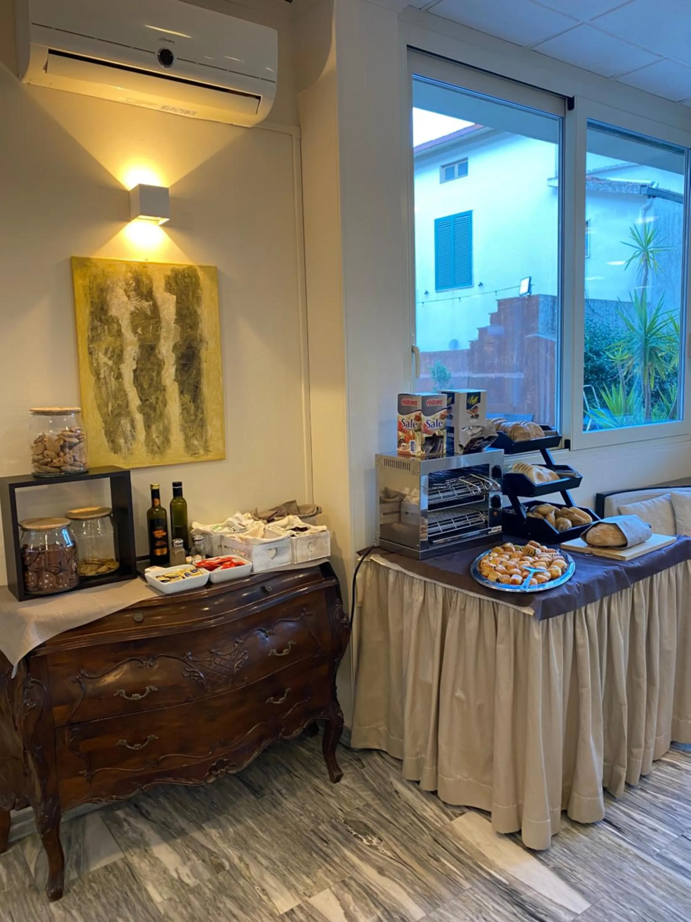 Breakfast in Hotel Monti