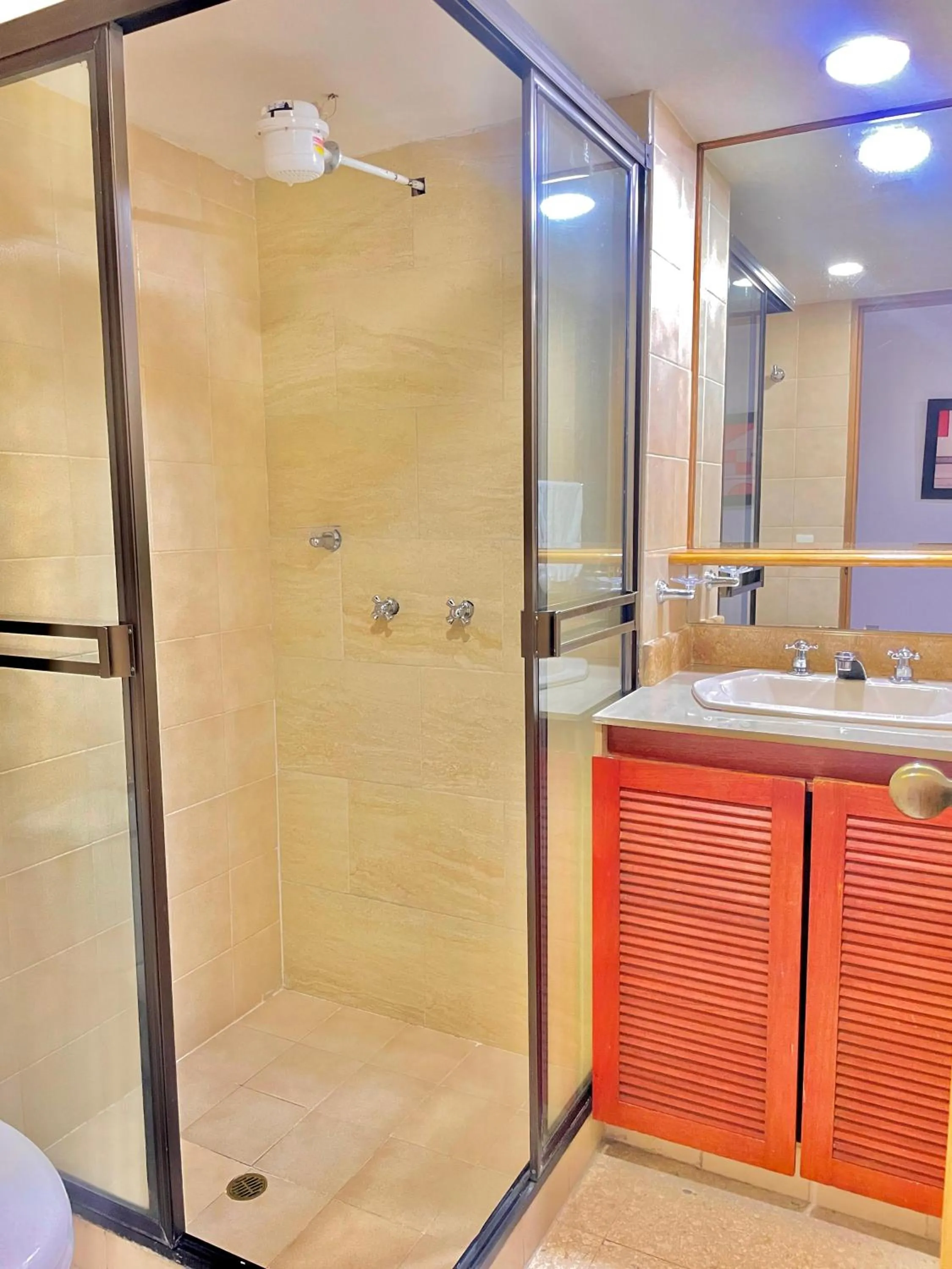 Shower in Hotel Torre Primavera