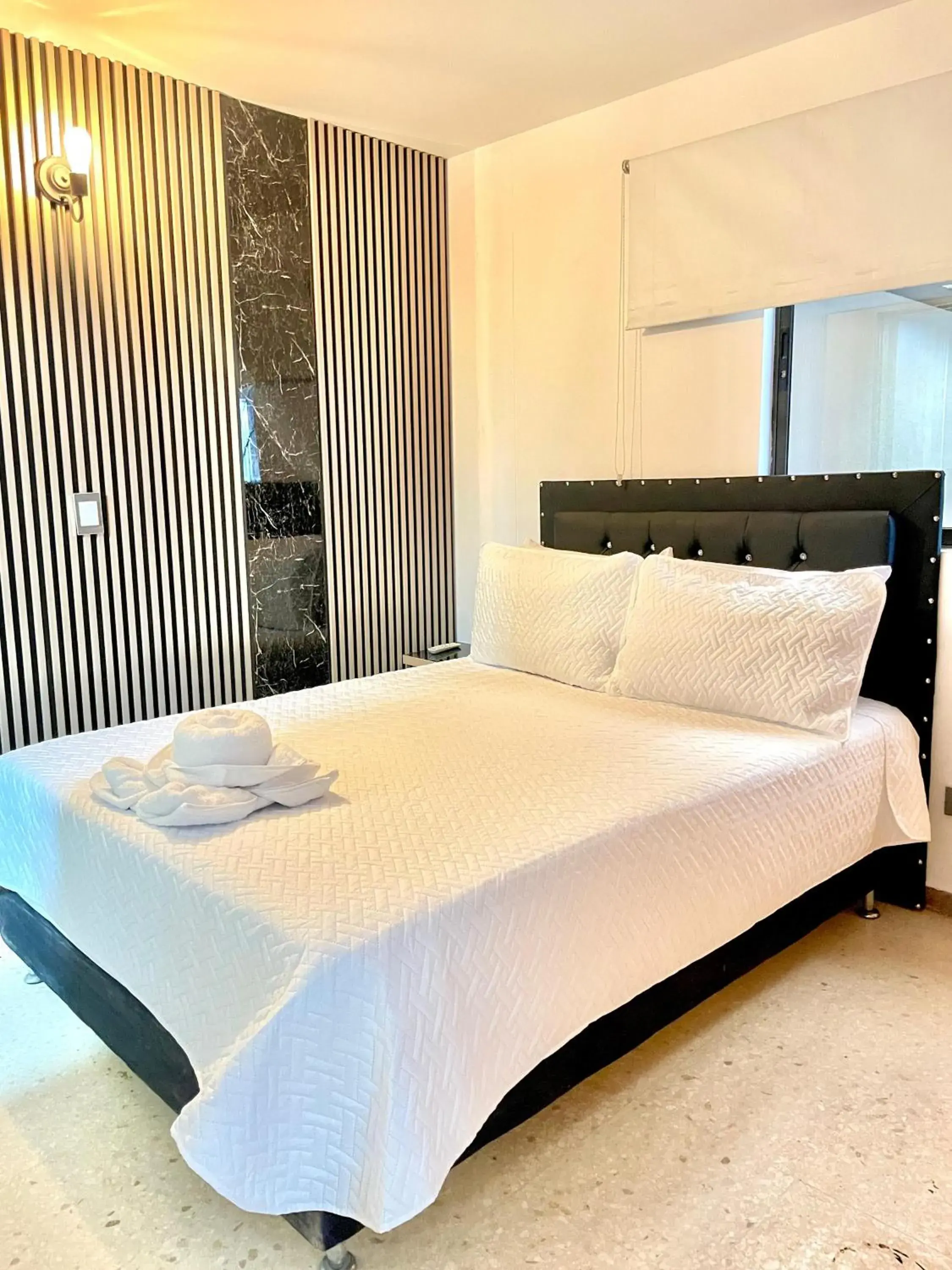 Standard Queen Room in Hotel Torre Primavera Standard Queen Room in Hotel Torre Primavera