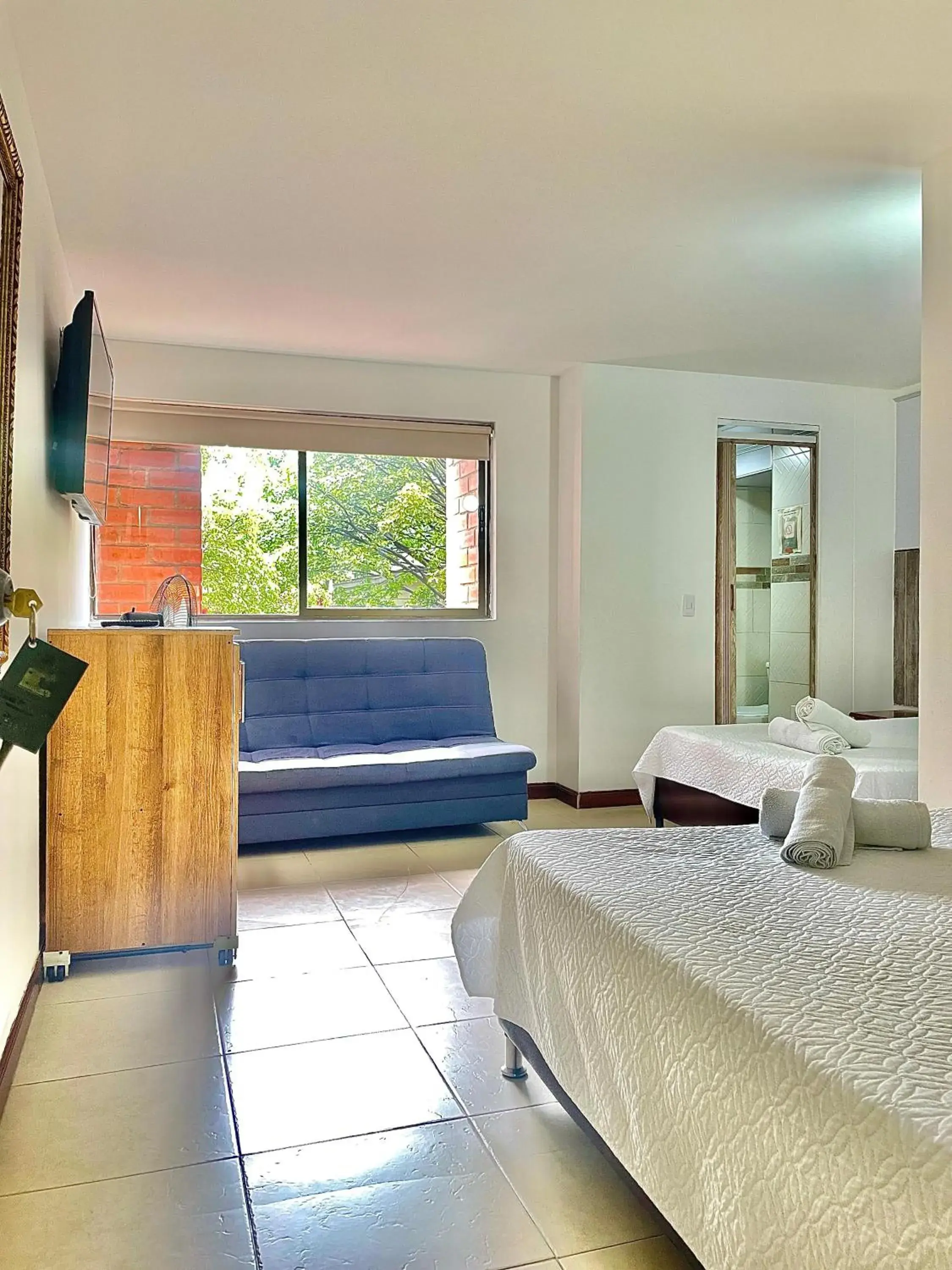 Quadruple Room with Bathroom in Hotel Torre Primavera Quadruple Room with Bathroom in Hotel Torre Primavera