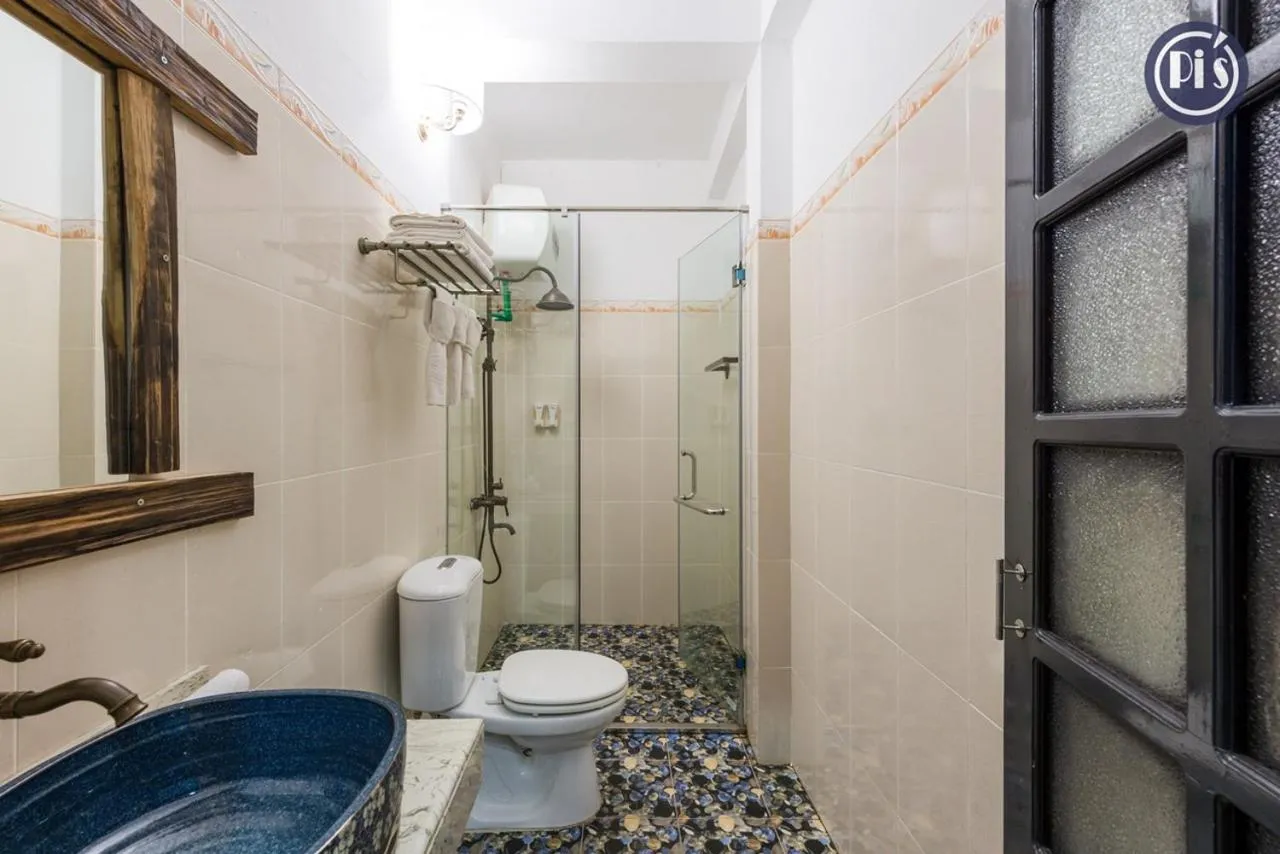Shower in Pi’s Boutique Sapa