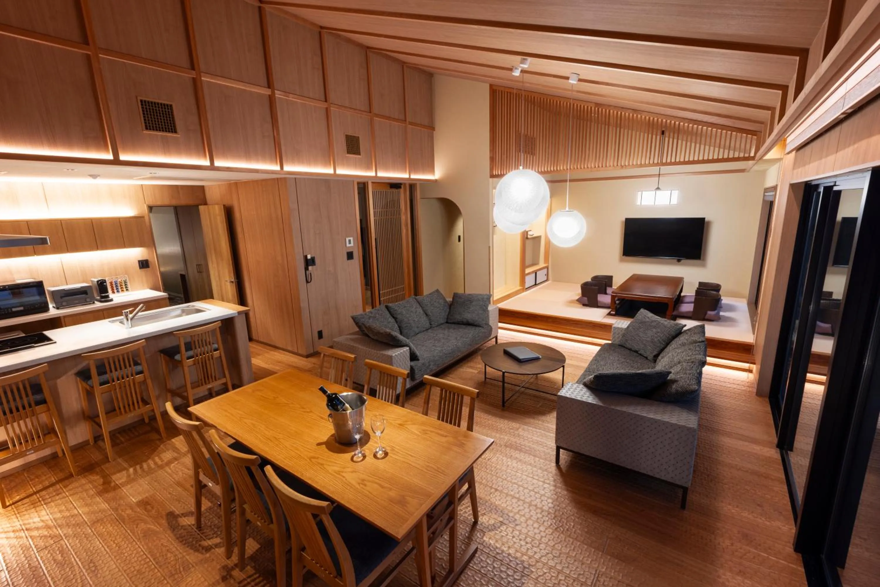 Photo of the whole room in Rinn Gion Shirakawa