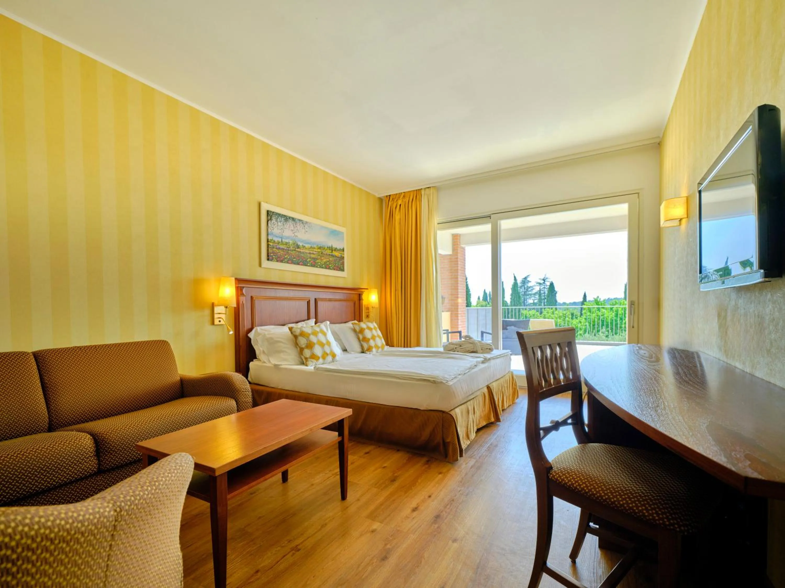 Bed in Hotel Boffenigo - The Golden Hour