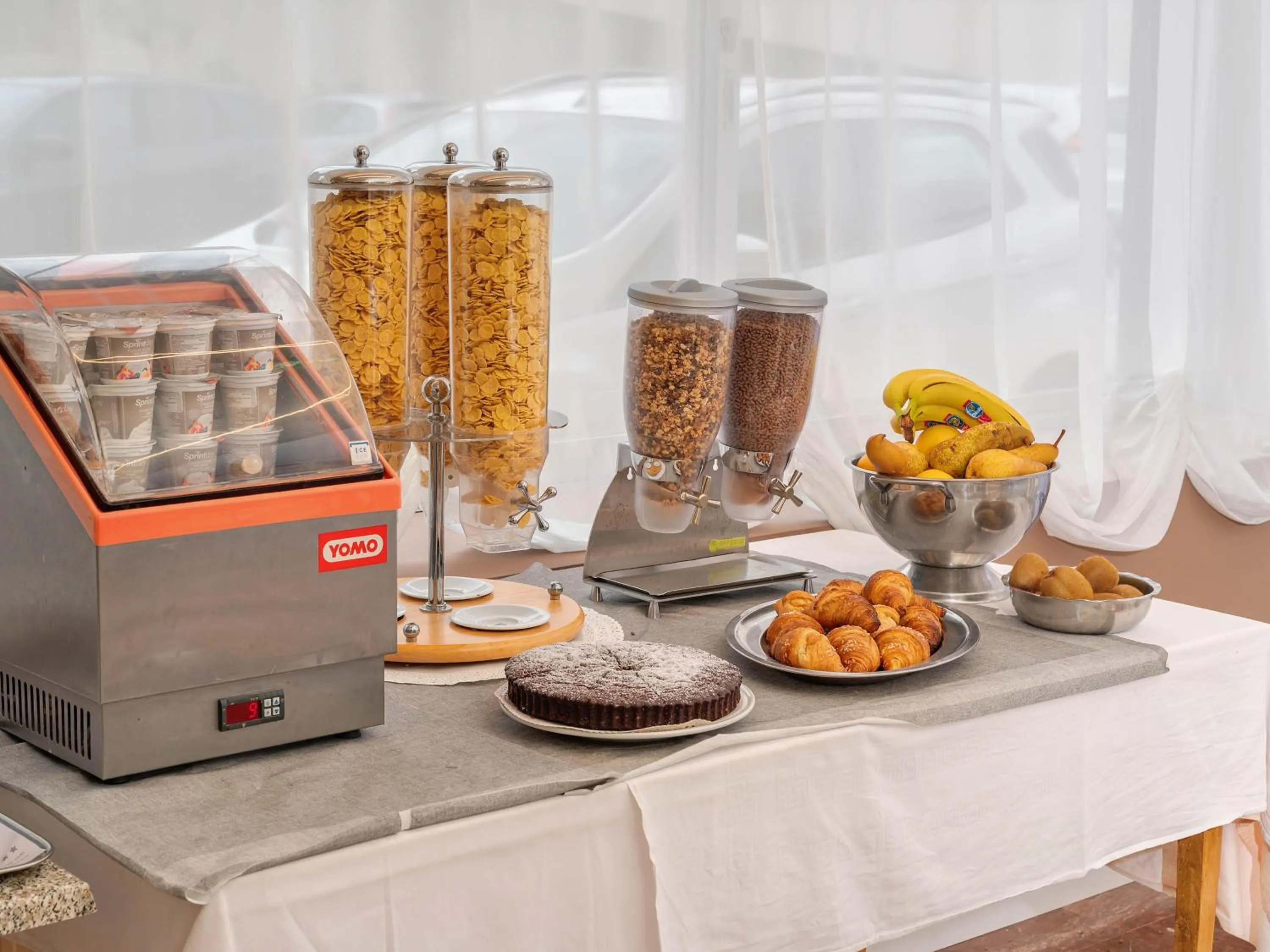 Restaurant/places to eat in B&B HOTEL Riviera Celle Ligure