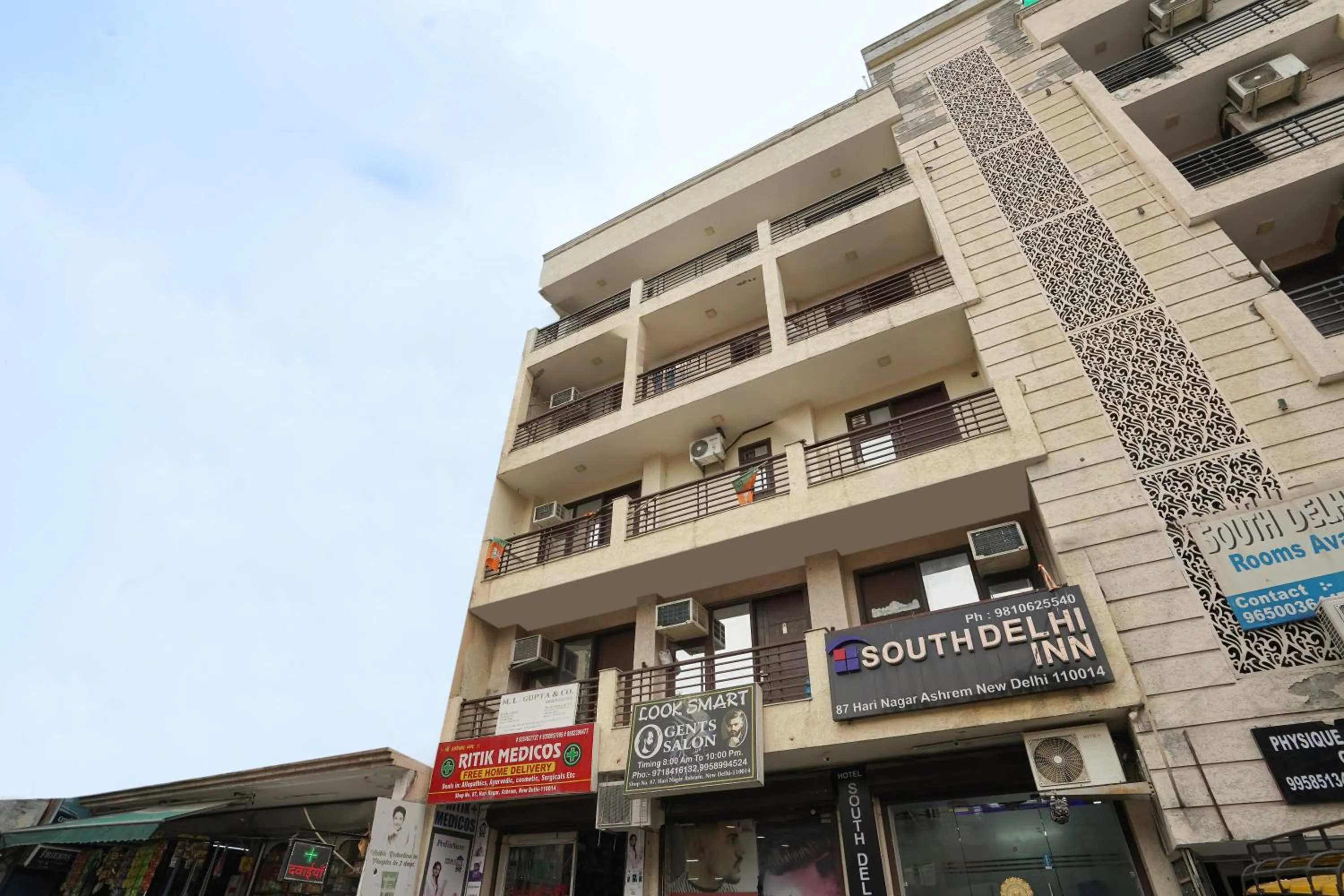 Property building in Hotel South Delhi Inn Just 10 Minute Away Form Nizamuddin Railway Station