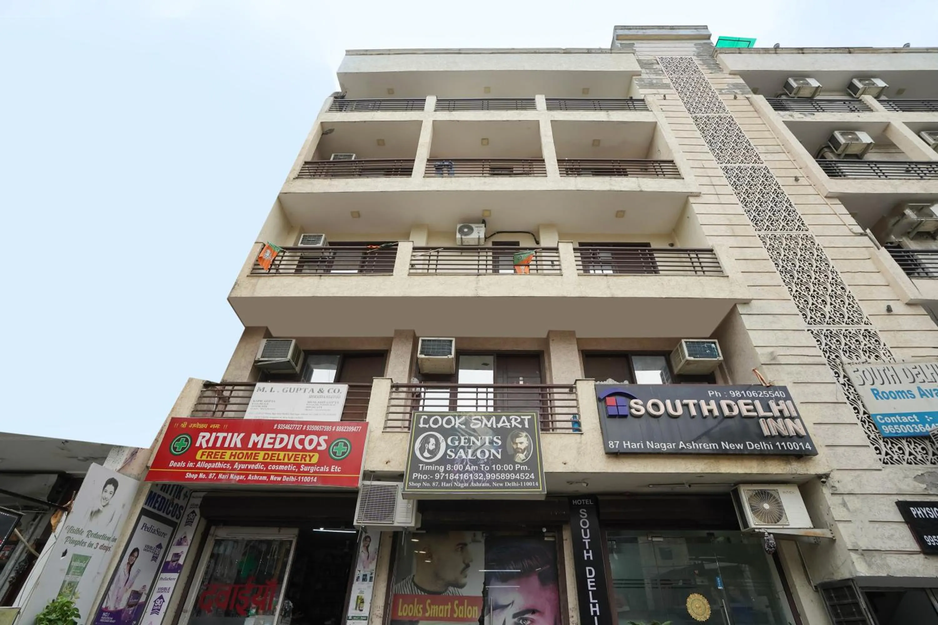 Property building in Hotel South Delhi Inn Just 10 Minute Away Form Nizamuddin Railway Station