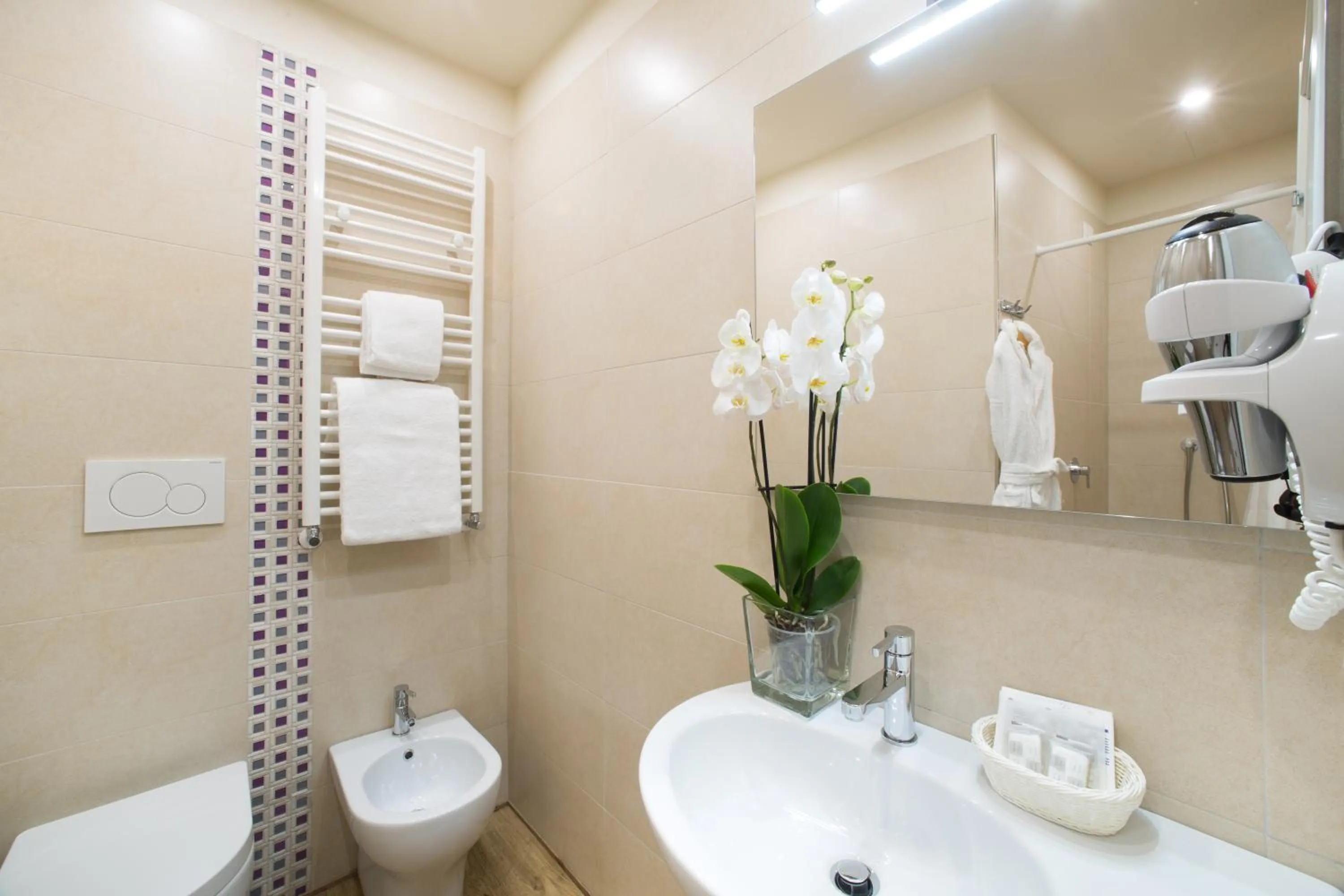 Bathroom in Hotel Montreal