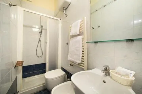 Bathroom in Hotel Montreal