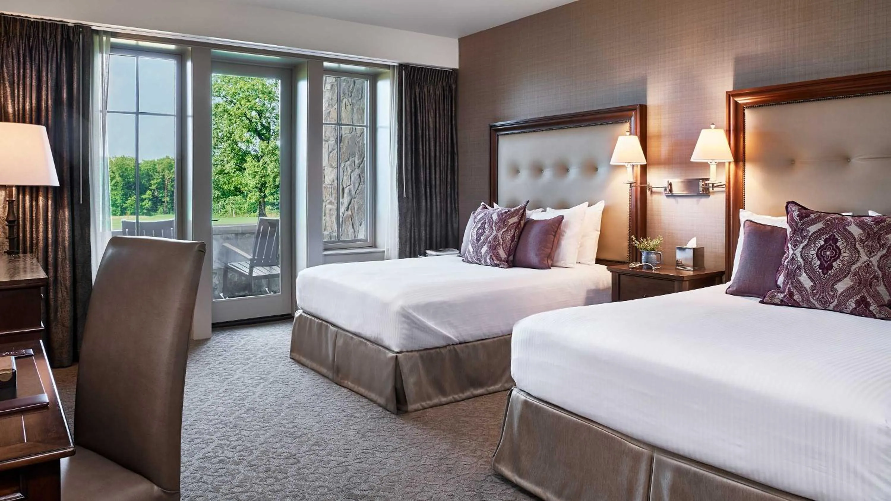 Bed in The Sewanee Inn