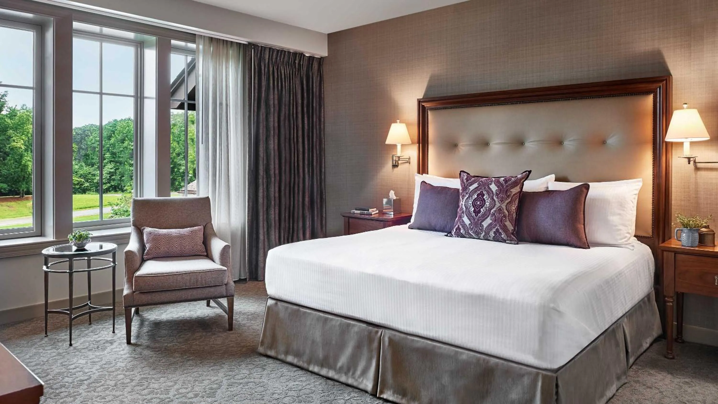 Bed in The Sewanee Inn