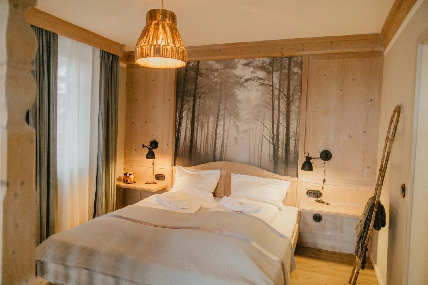 Bed in Peak Hotel & Event