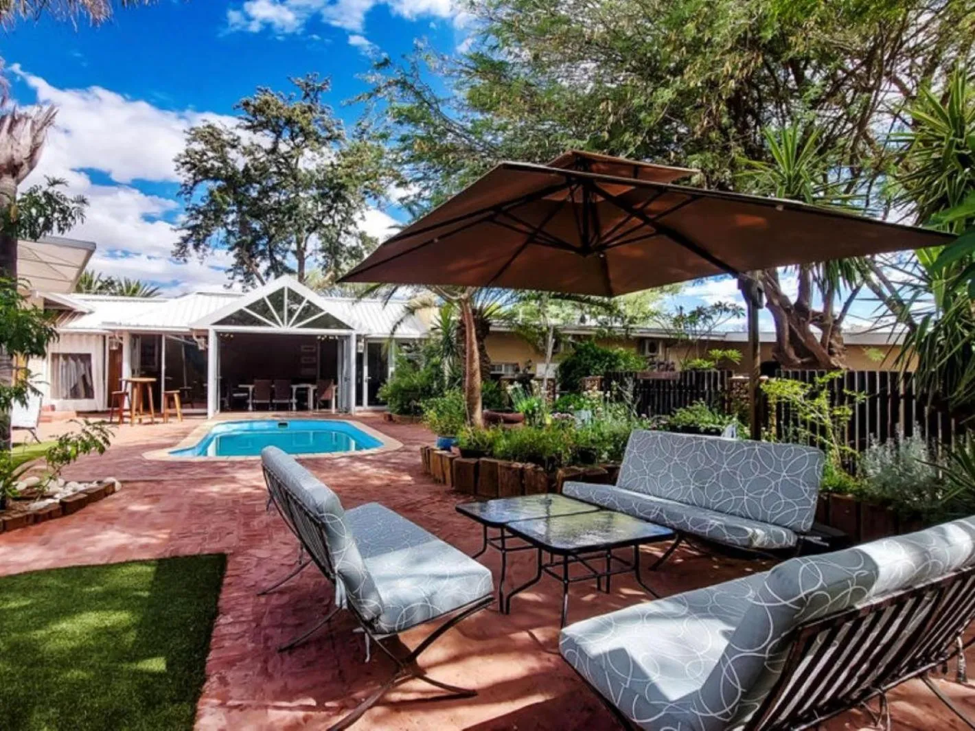 Property building in Londiningi Guesthouse