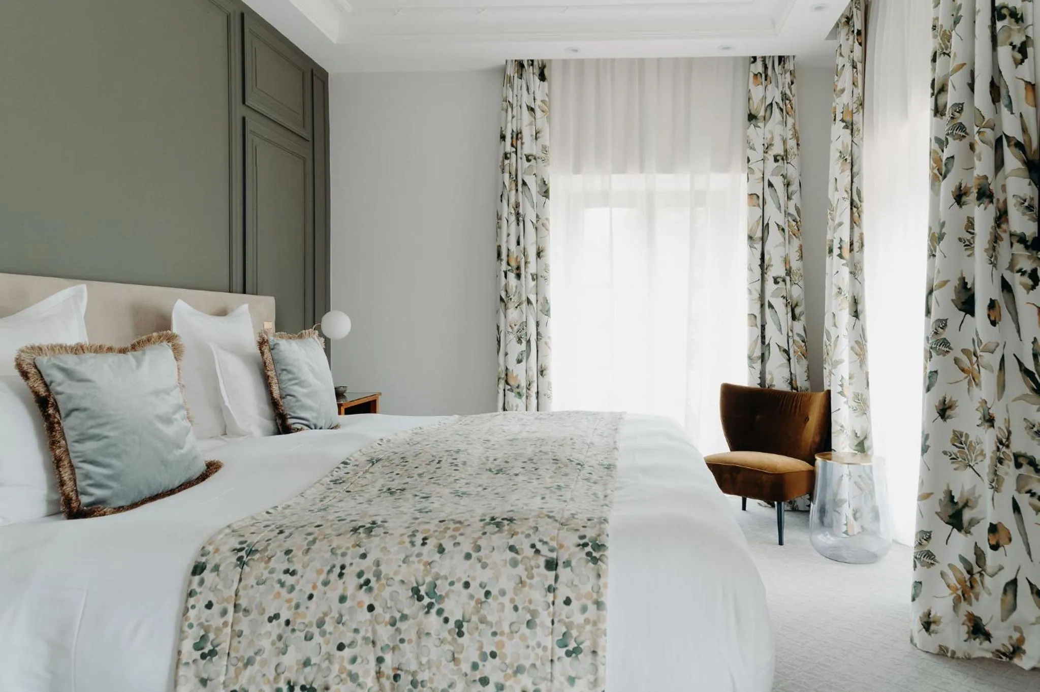 Photo of the whole room, Bed in Domaine de Rochebois & Spa Nuxe