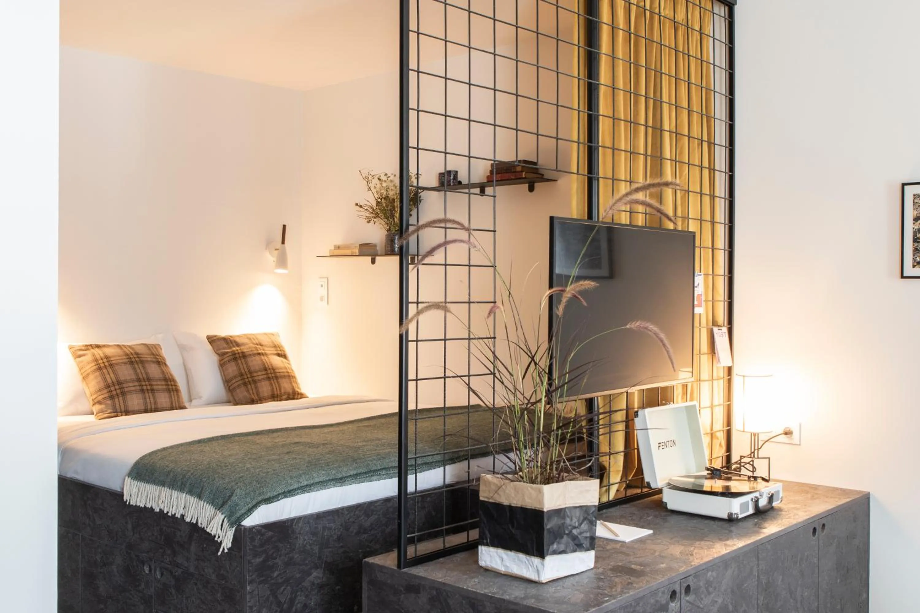 TV and multimedia, Bed in YUST Liege