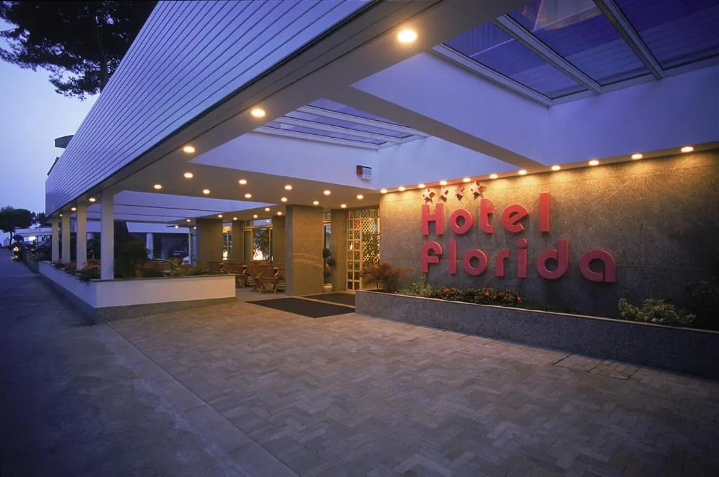Facade/entrance in Hotel Florida