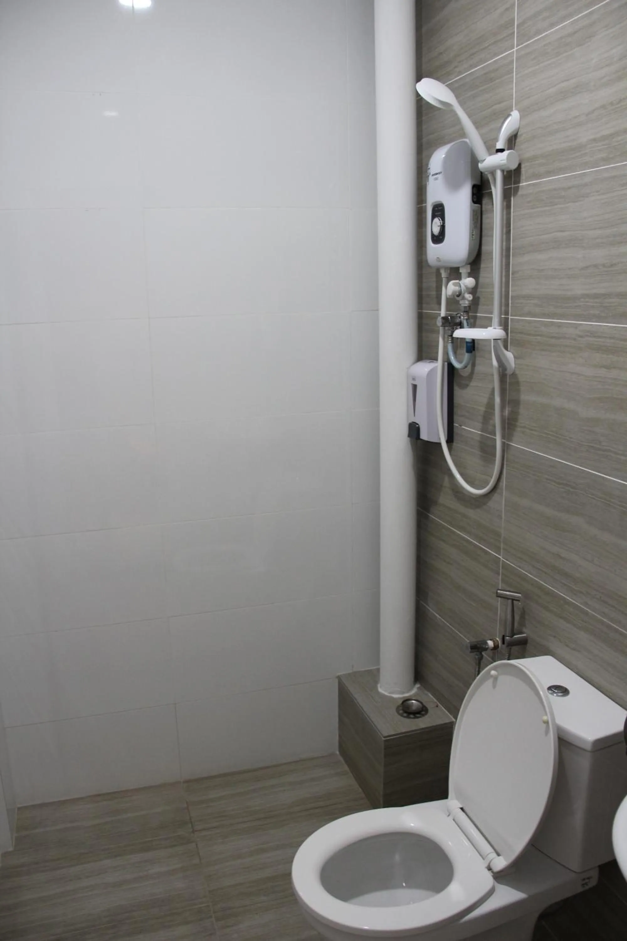 Bathroom in Hotel Decentraland Kuala Terengganu