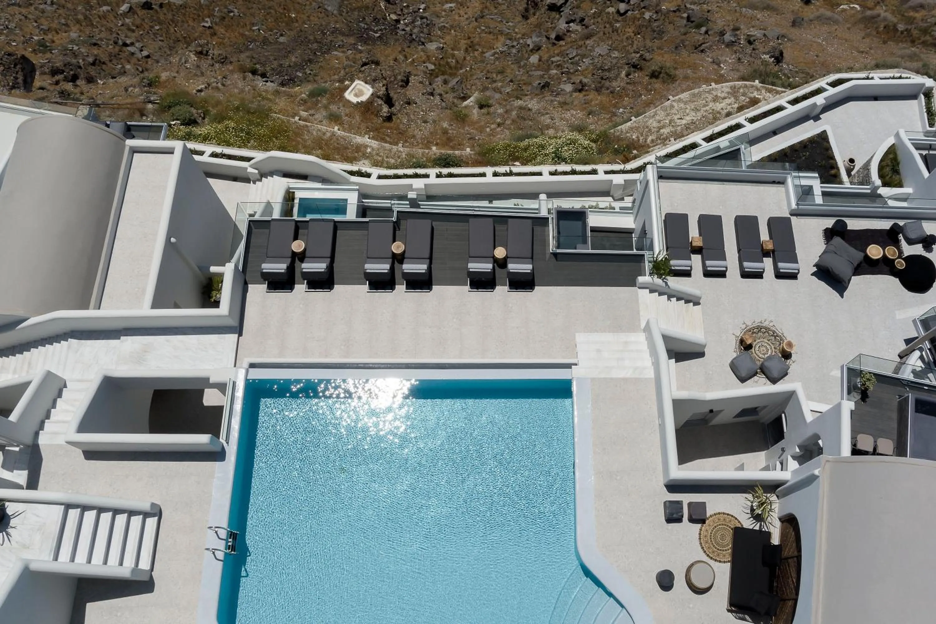 Bird's eye view in Hom Santorini