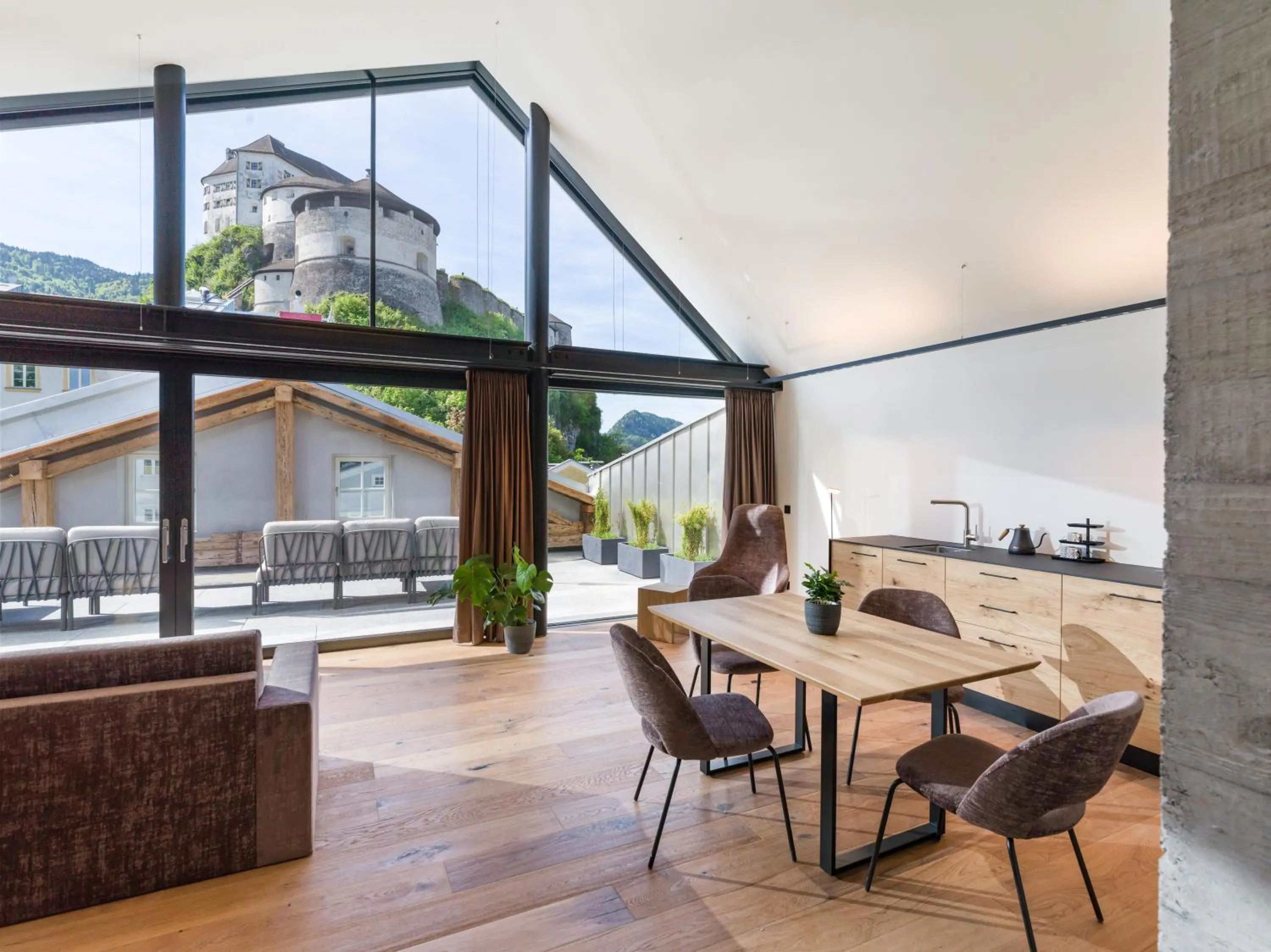 Dining area in Platzhirsch Kufstein