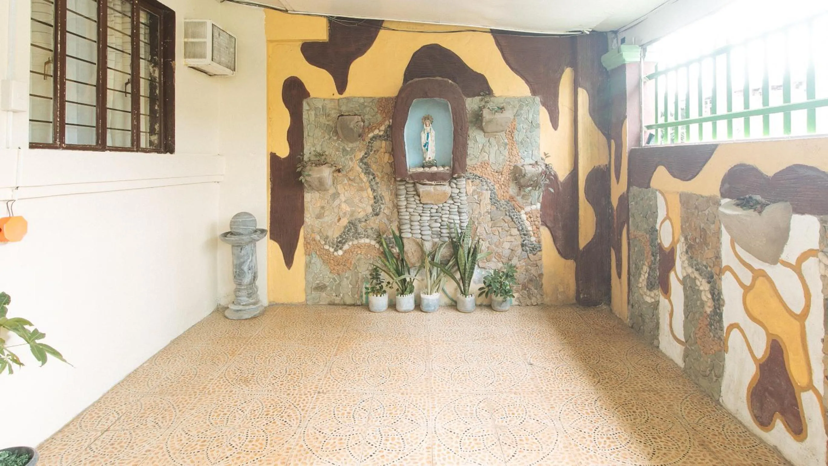 Day in Jb's Transient House