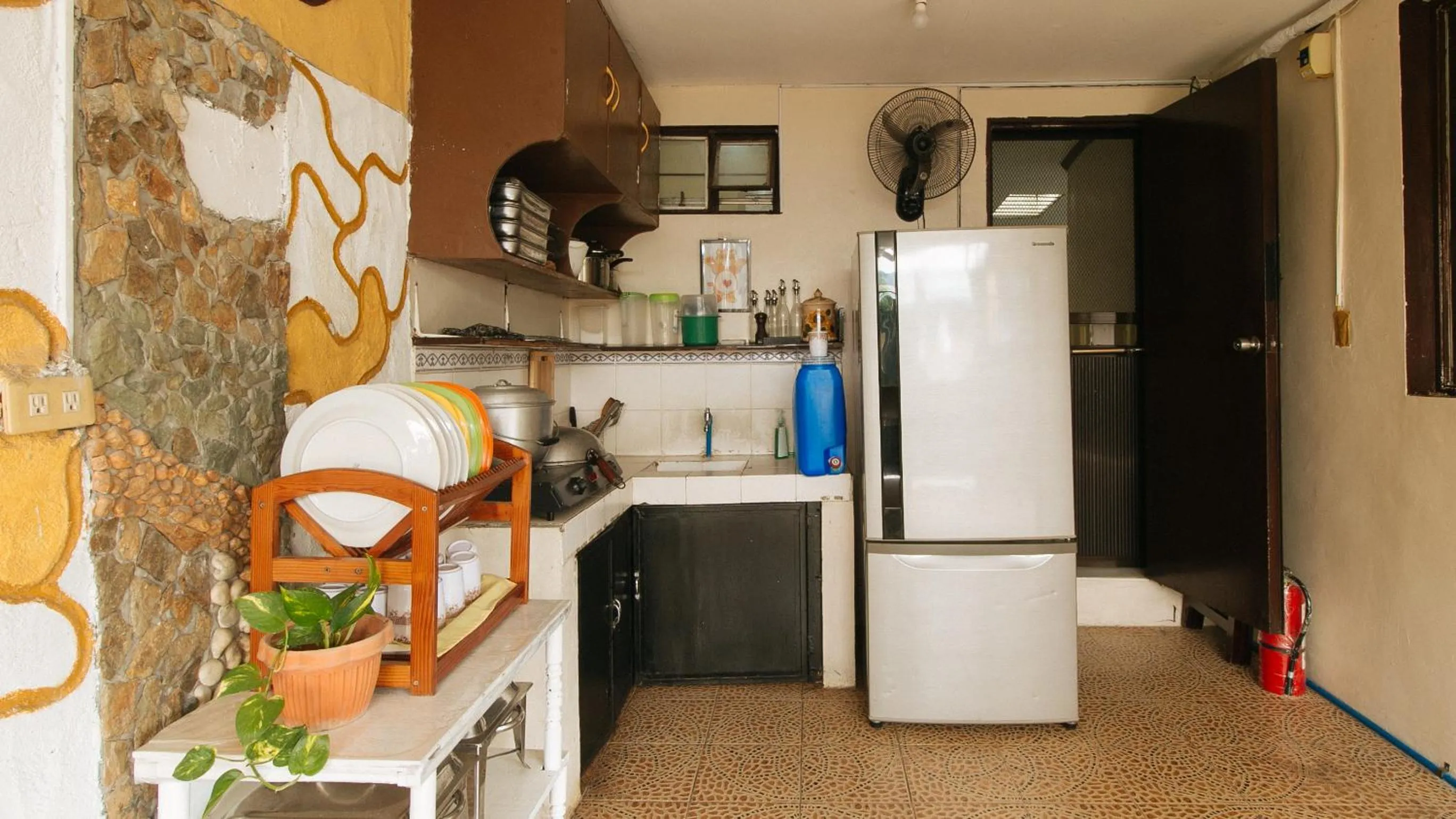 Kitchen or kitchenette in Jb's Transient House