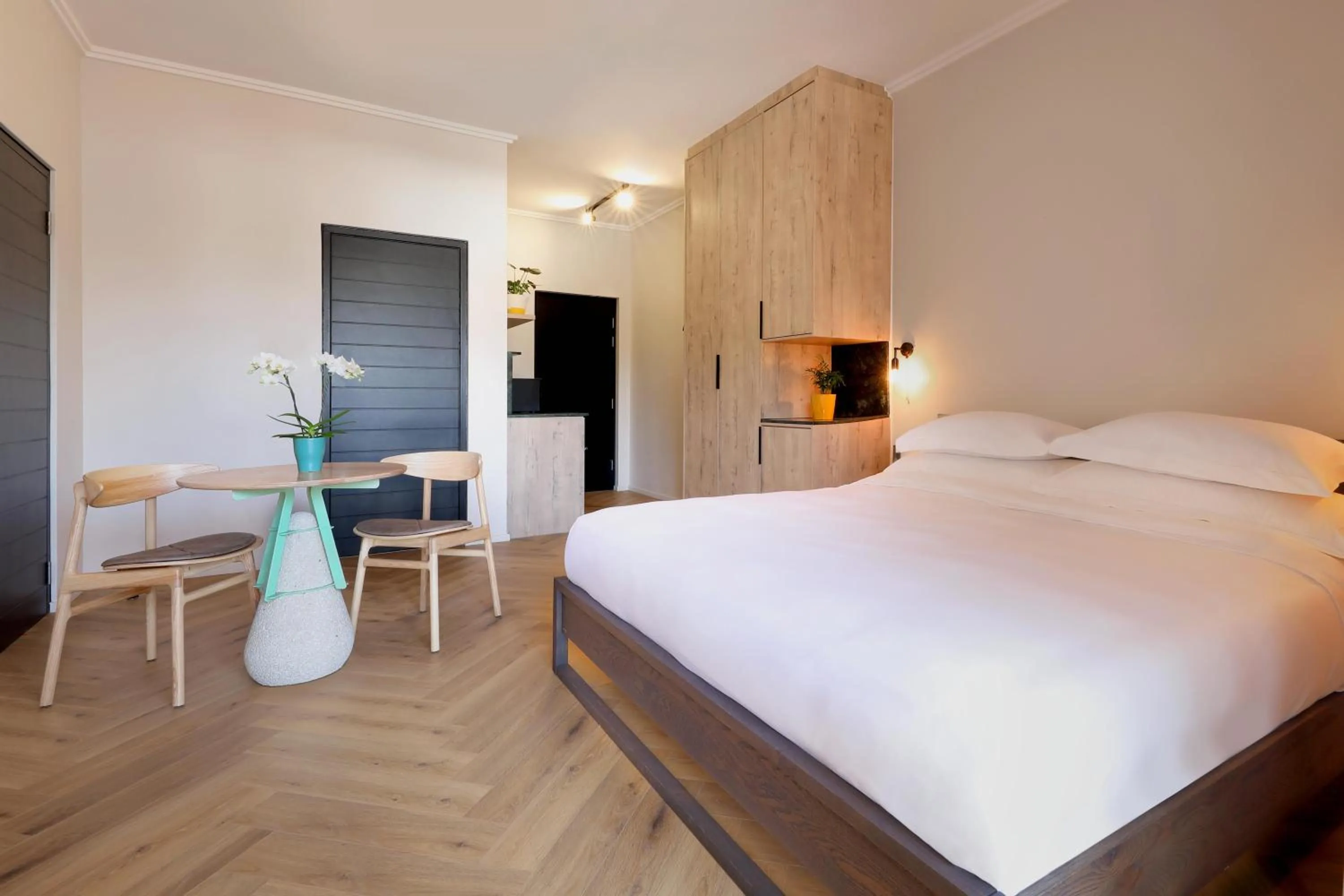 Photo of the whole room, Bed in Hyatt House Johannesburg Rosebank