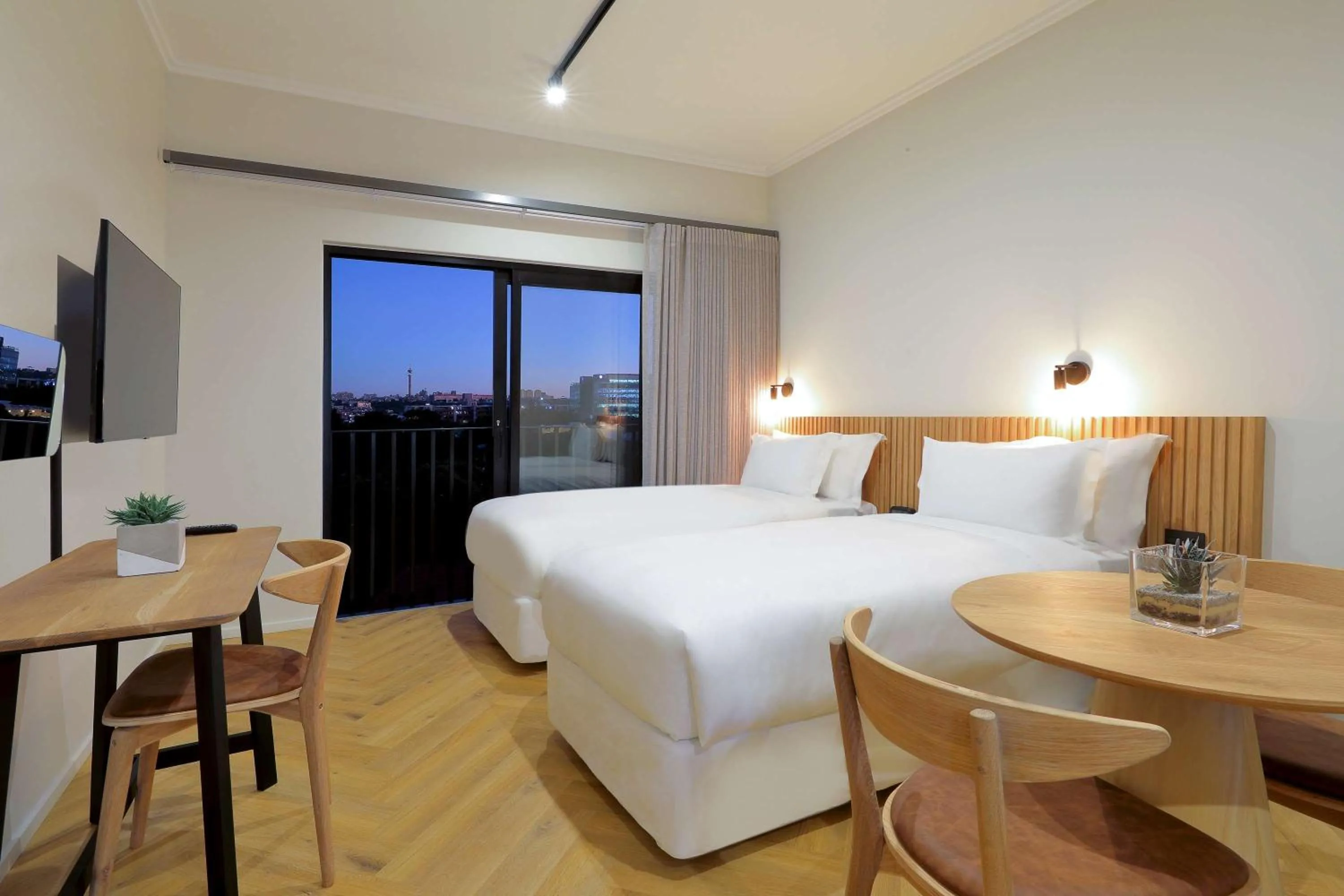 Bedroom, Bed in Hyatt House Johannesburg Rosebank